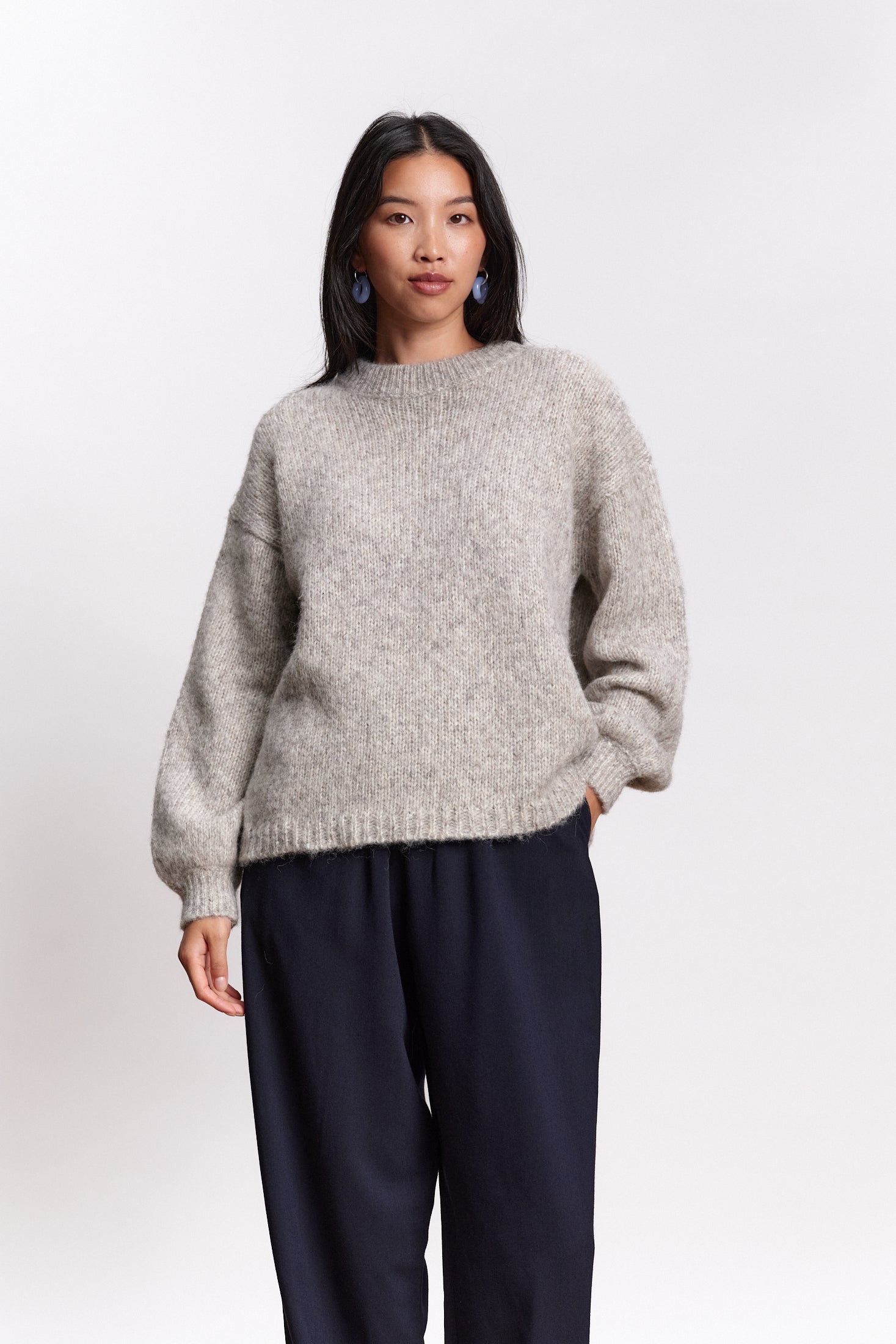 JF_AW26_Lookbook_Bay_Lightgrey_01