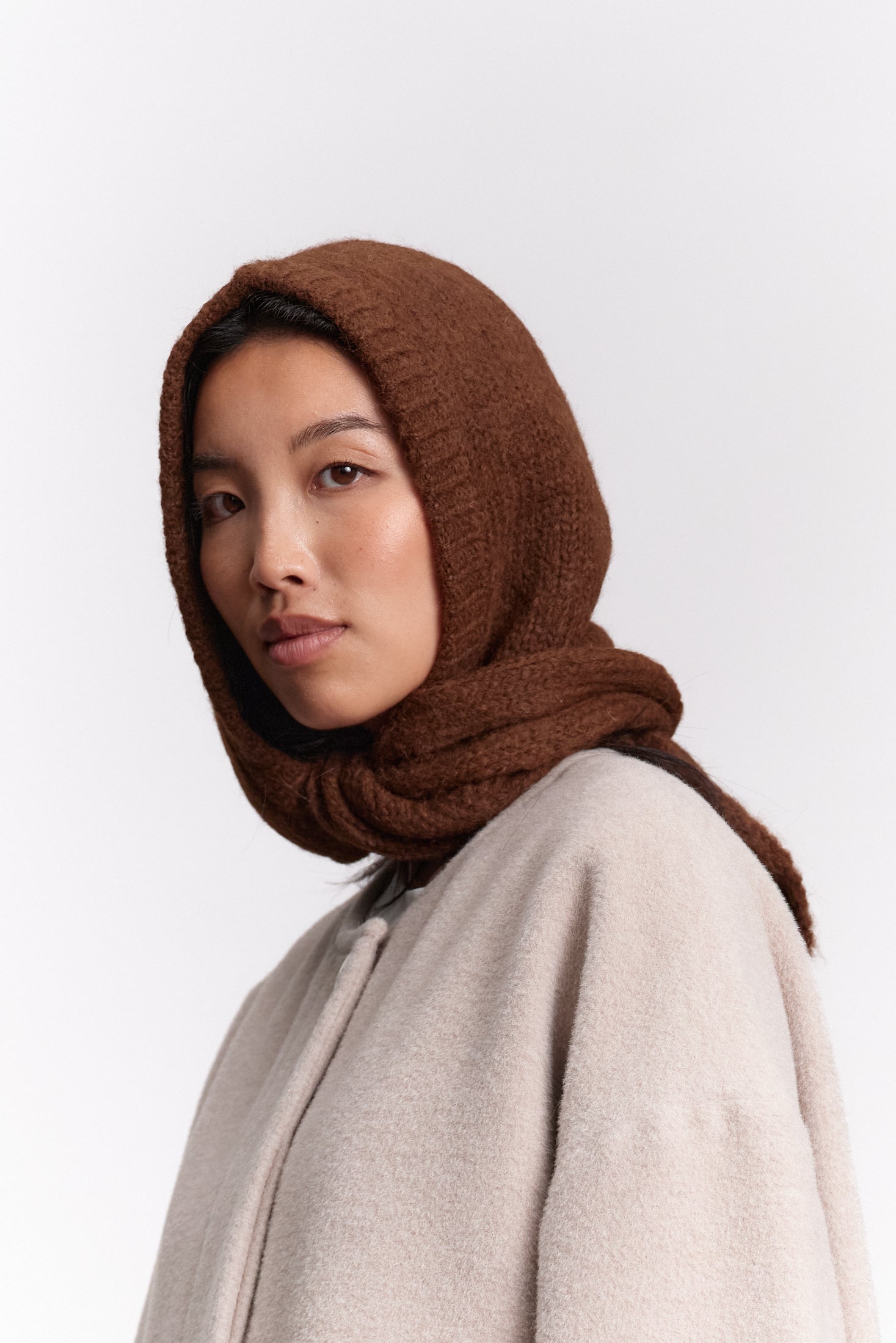 JF_AW26_Lookbook_Capucha_Chocolat_01