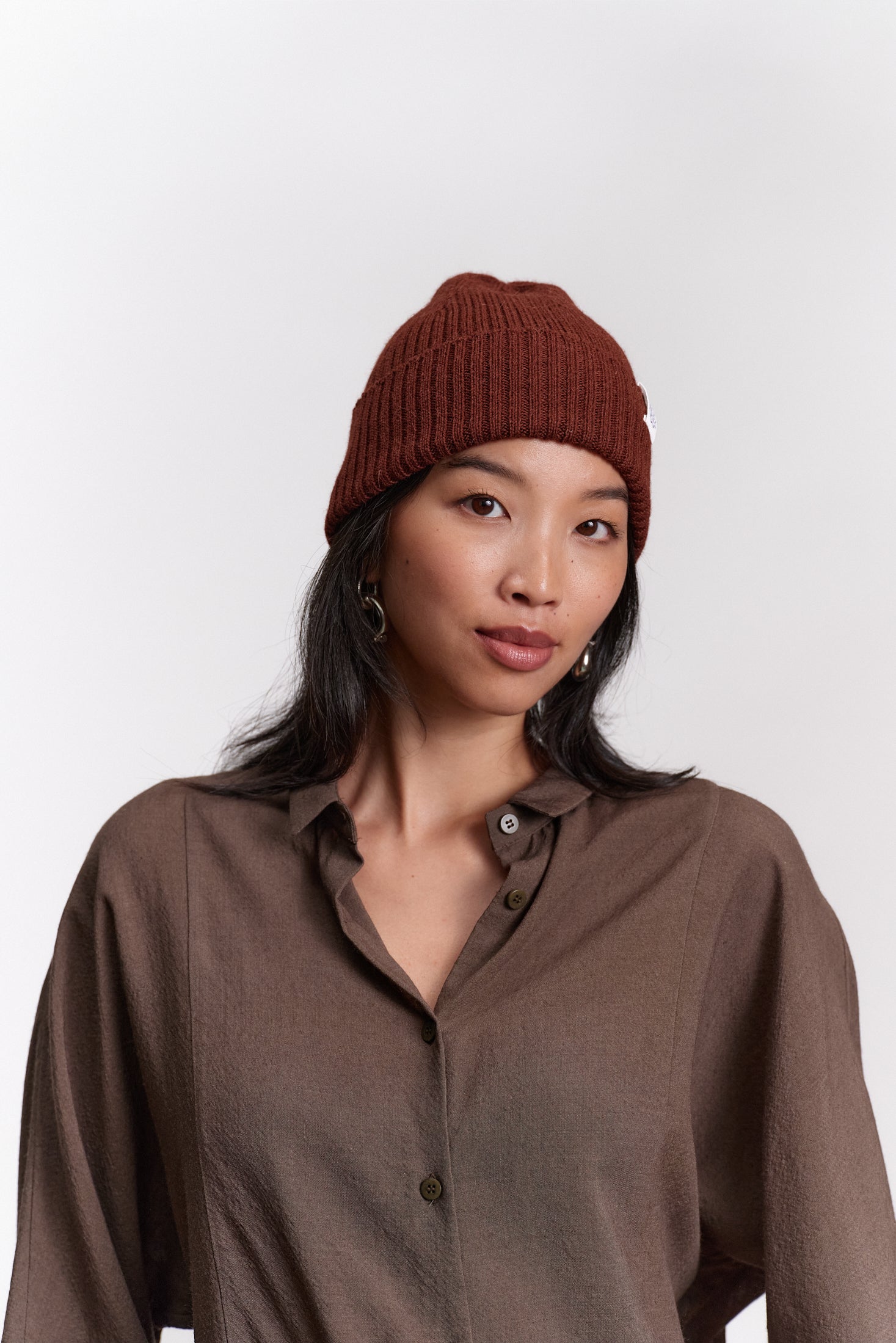 JF_AW26_Lookbook_Charlie_Beanie_Brown_01