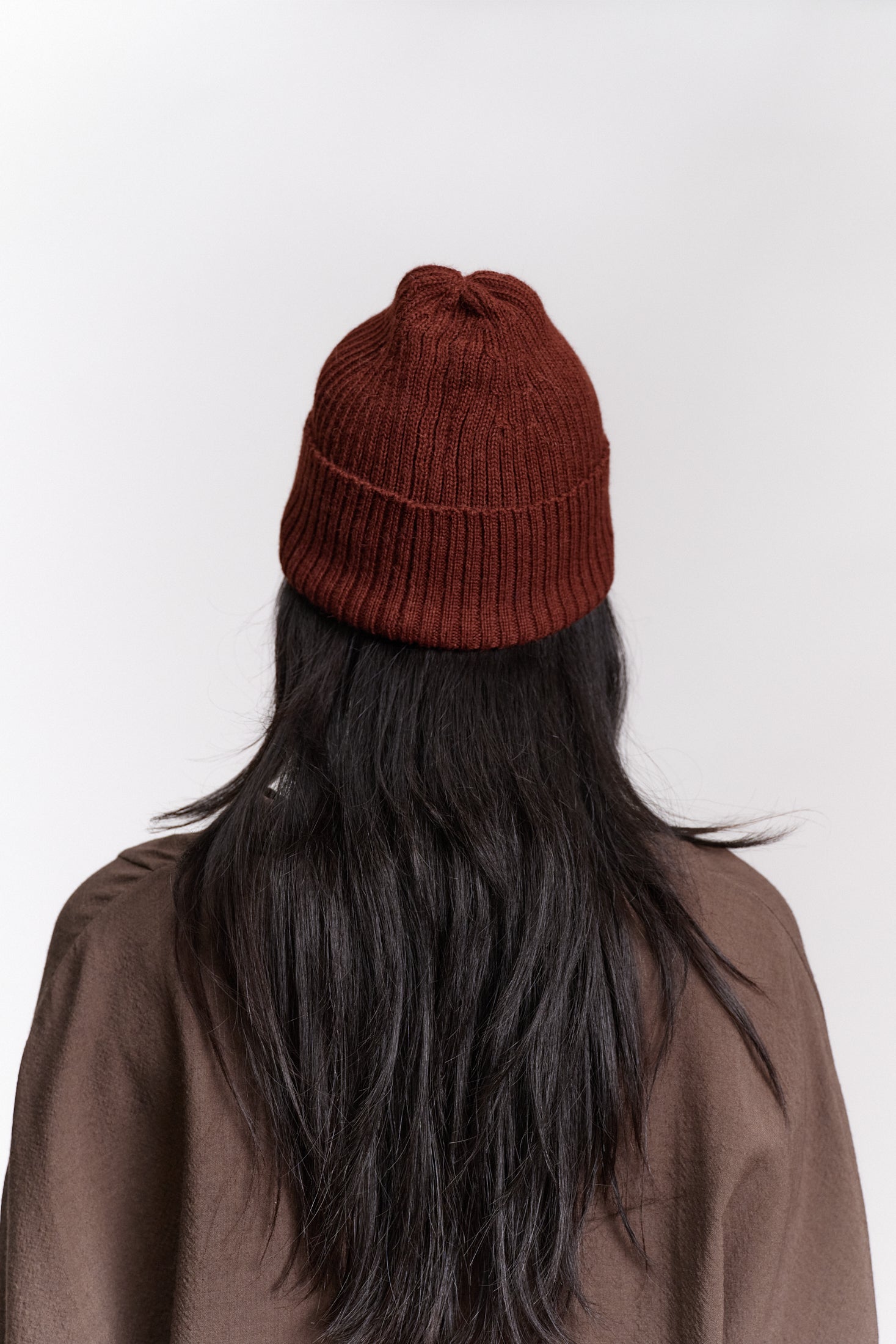 JF_AW26_Lookbook_Charlie_Beanie_Brown_04