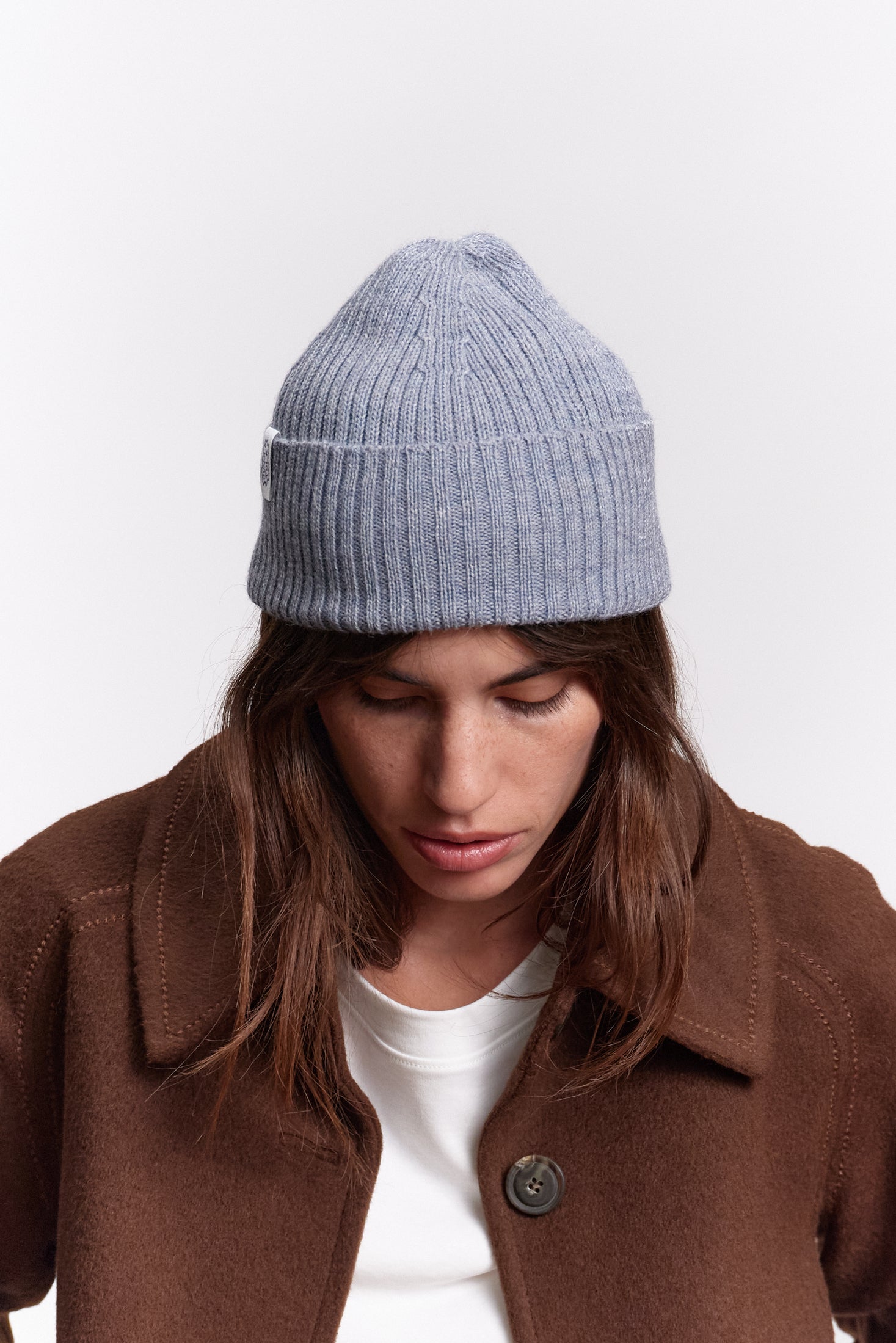 JF_AW26_Lookbook_Charlie_Beanie_Cloudyblue_01
