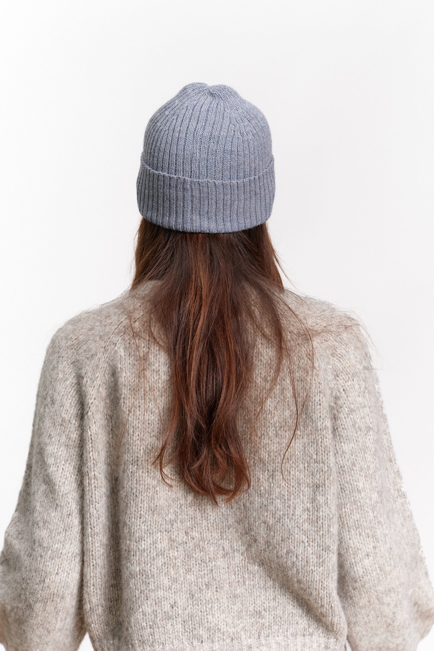 JF_AW26_Lookbook_Charlie_Beanie_Cloudyblue_08
