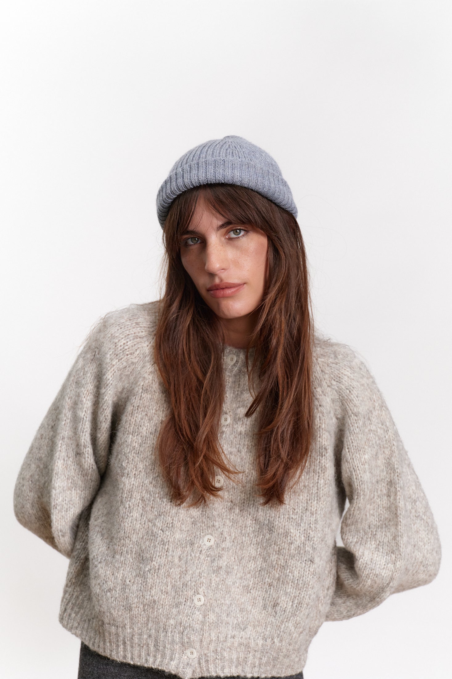 JF_AW26_Lookbook_Charlie_Beanie_Cloudyblue_09