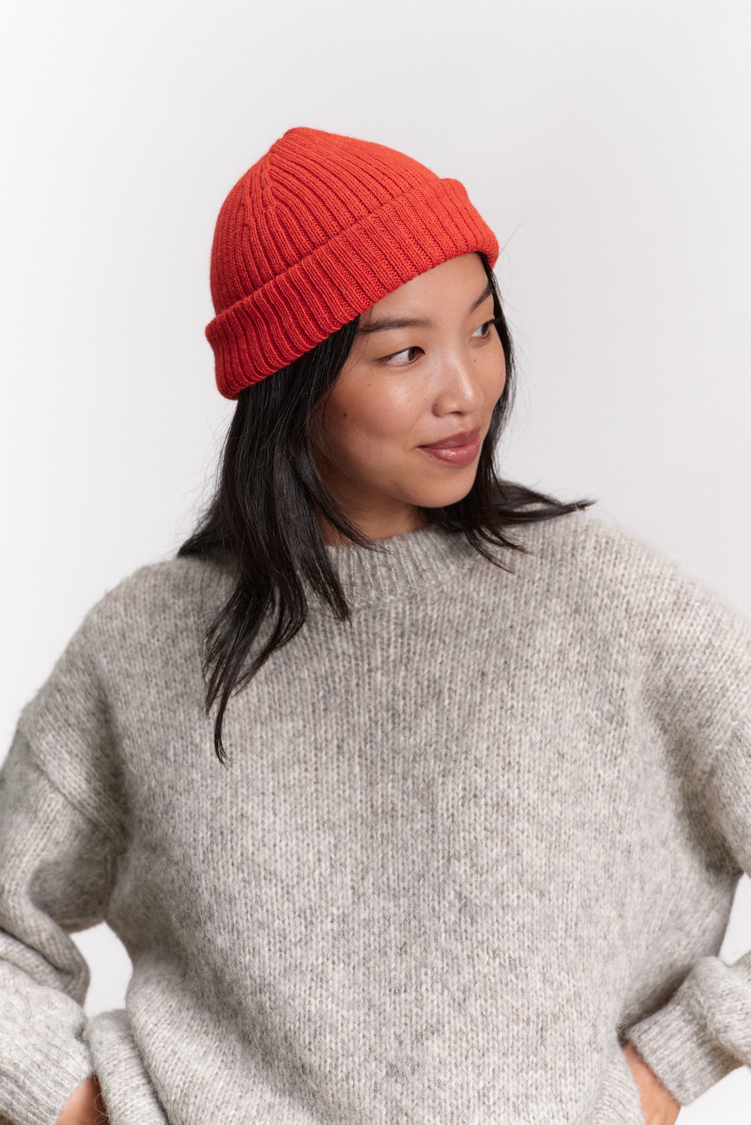 JF_AW26_Lookbook_Charlie_Beanie_Orange_09