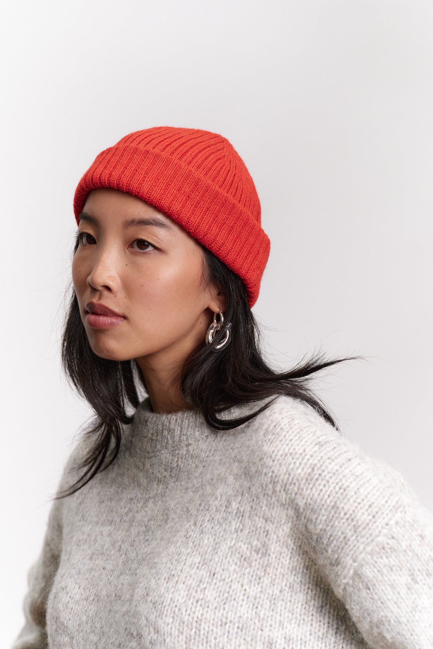 JF_AW26_Lookbook_Charlie_Beanie_Orange_10