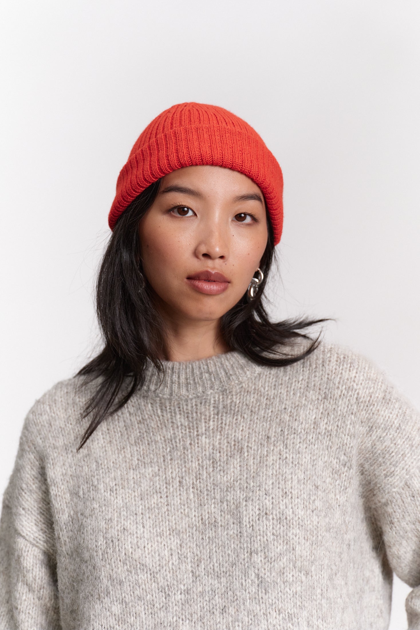 JF_AW26_Lookbook_Charlie_Beanie_Orange_11