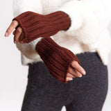 JF_AW26_Lookbook_Charlie_Mittens_Brown_01