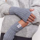 JF_AW26_Lookbook_Charlie_Mittens_Cloudyblue_01