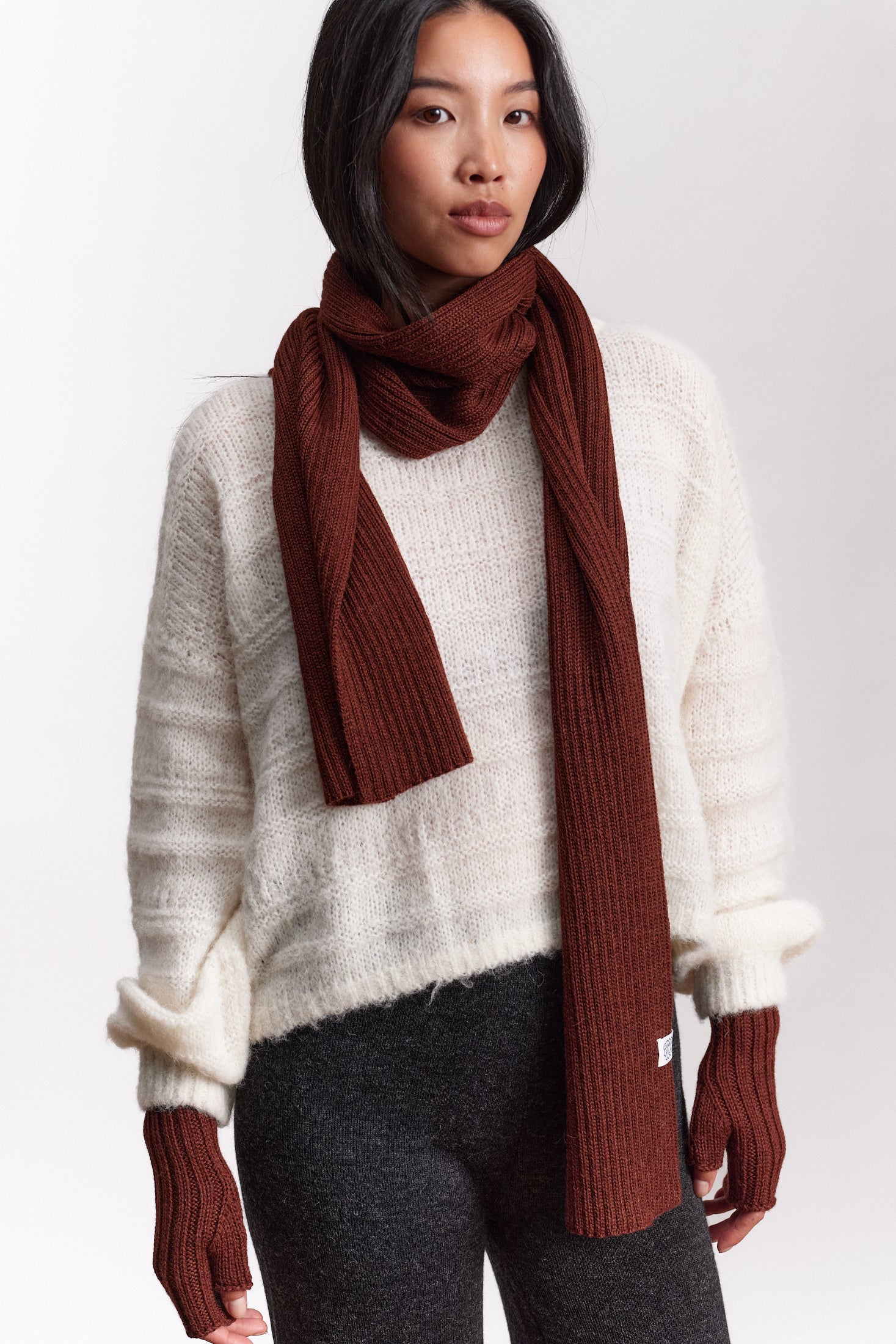 JF_AW26_Lookbook_Charlie_Scarf_Brown_01
