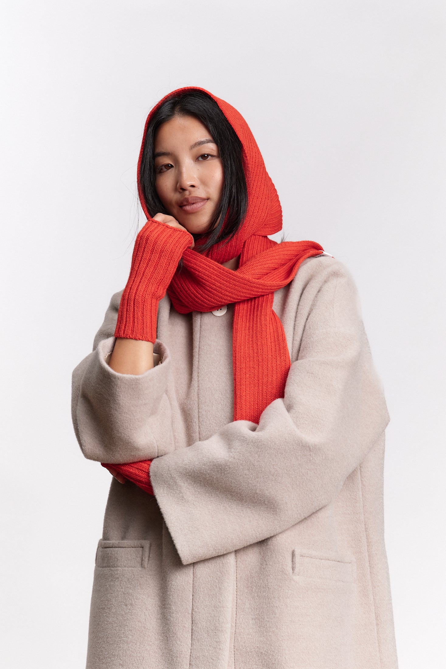 JF_AW26_Lookbook_Charlie_Scarf_Orange_03