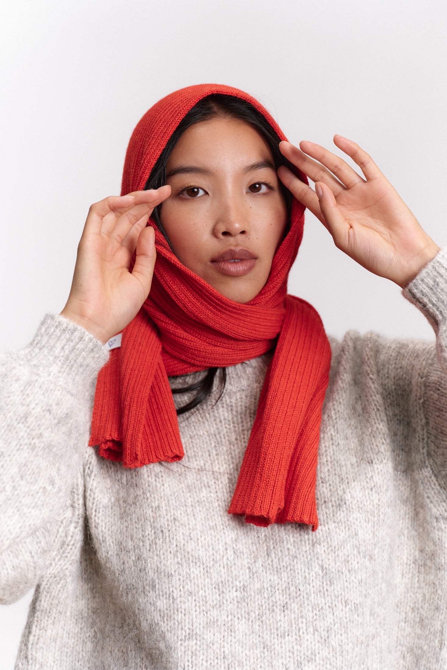 JF_AW26_Lookbook_Charlie_Scarf_Orange_07