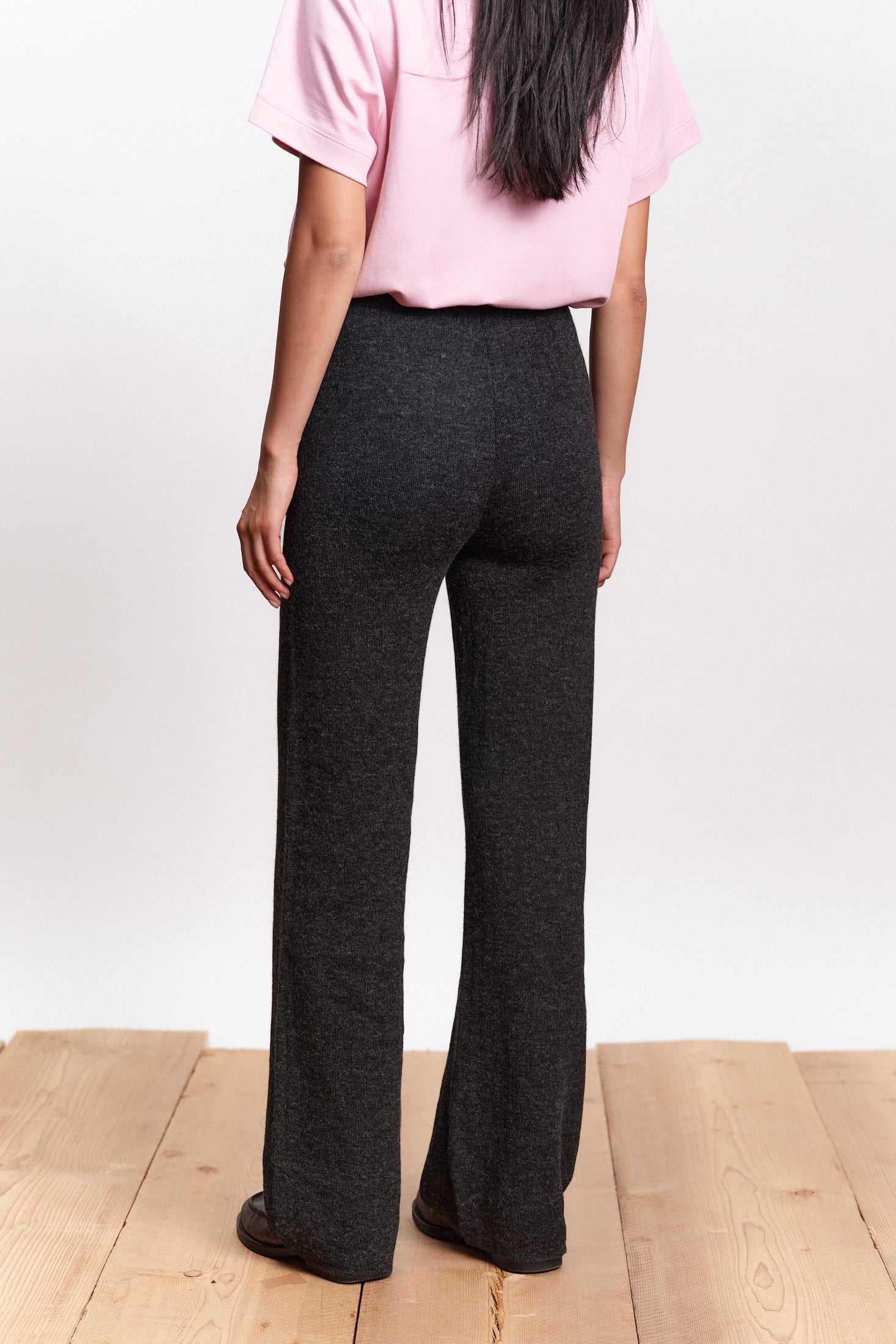 JF_AW26_Lookbook_Clio_Antracite_02