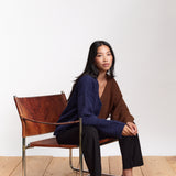 JF_AW26_Lookbook_Delta_Cardi_Chocolat-Navyblue_01