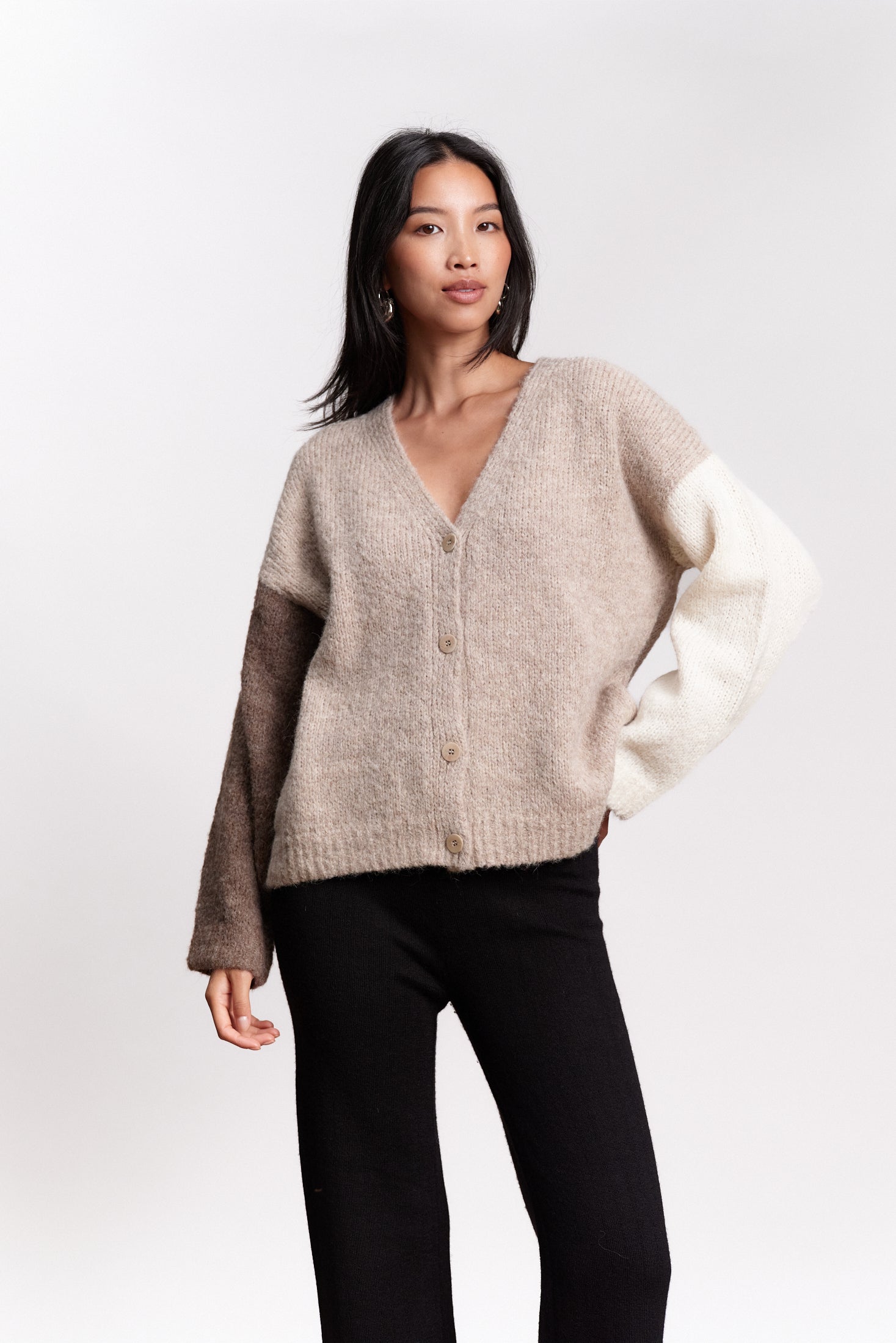 JF_AW26_Lookbook_Delta_Cardi_Desert_03