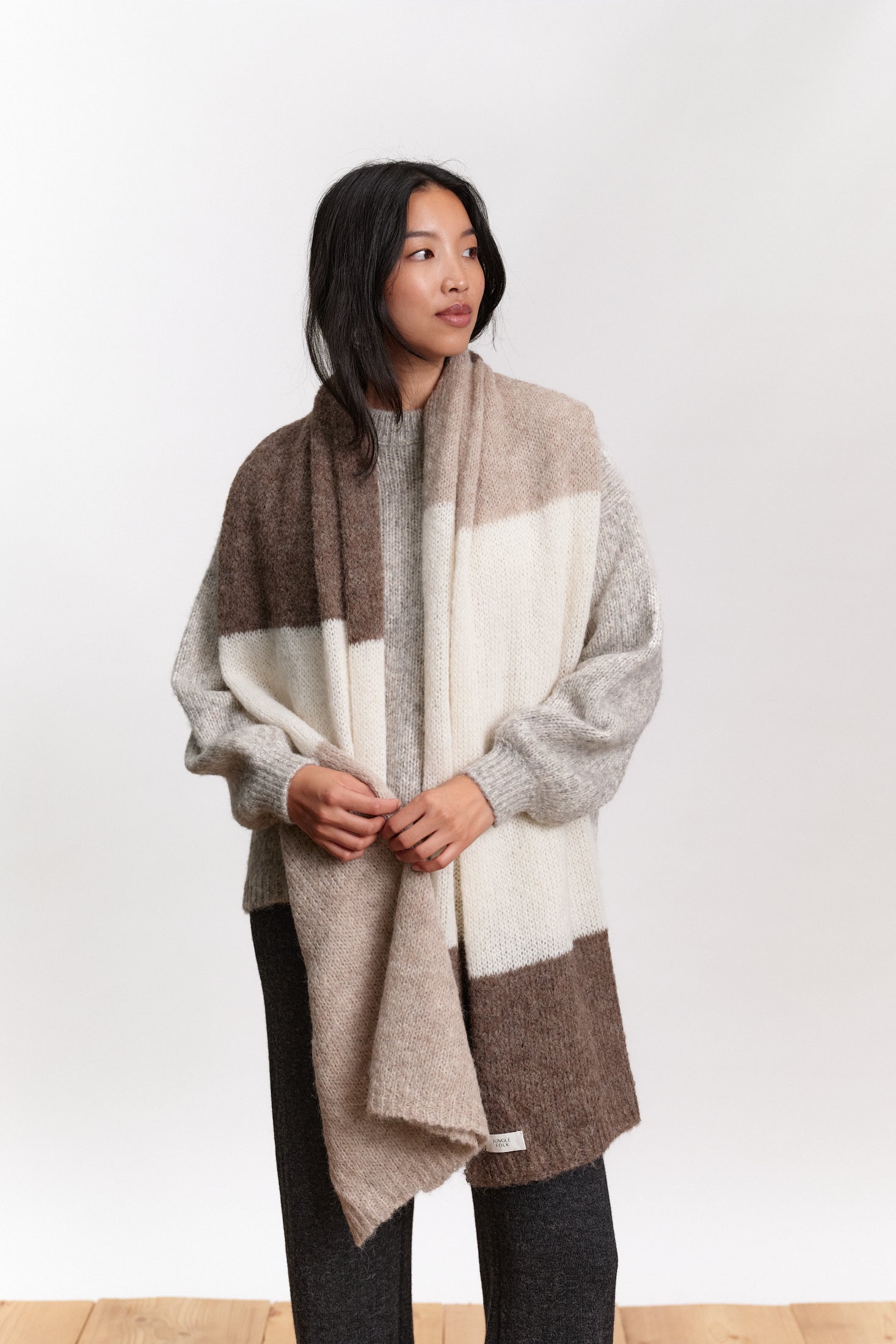 JF_AW26_Lookbook_Delta_Scarf_Desert_01
