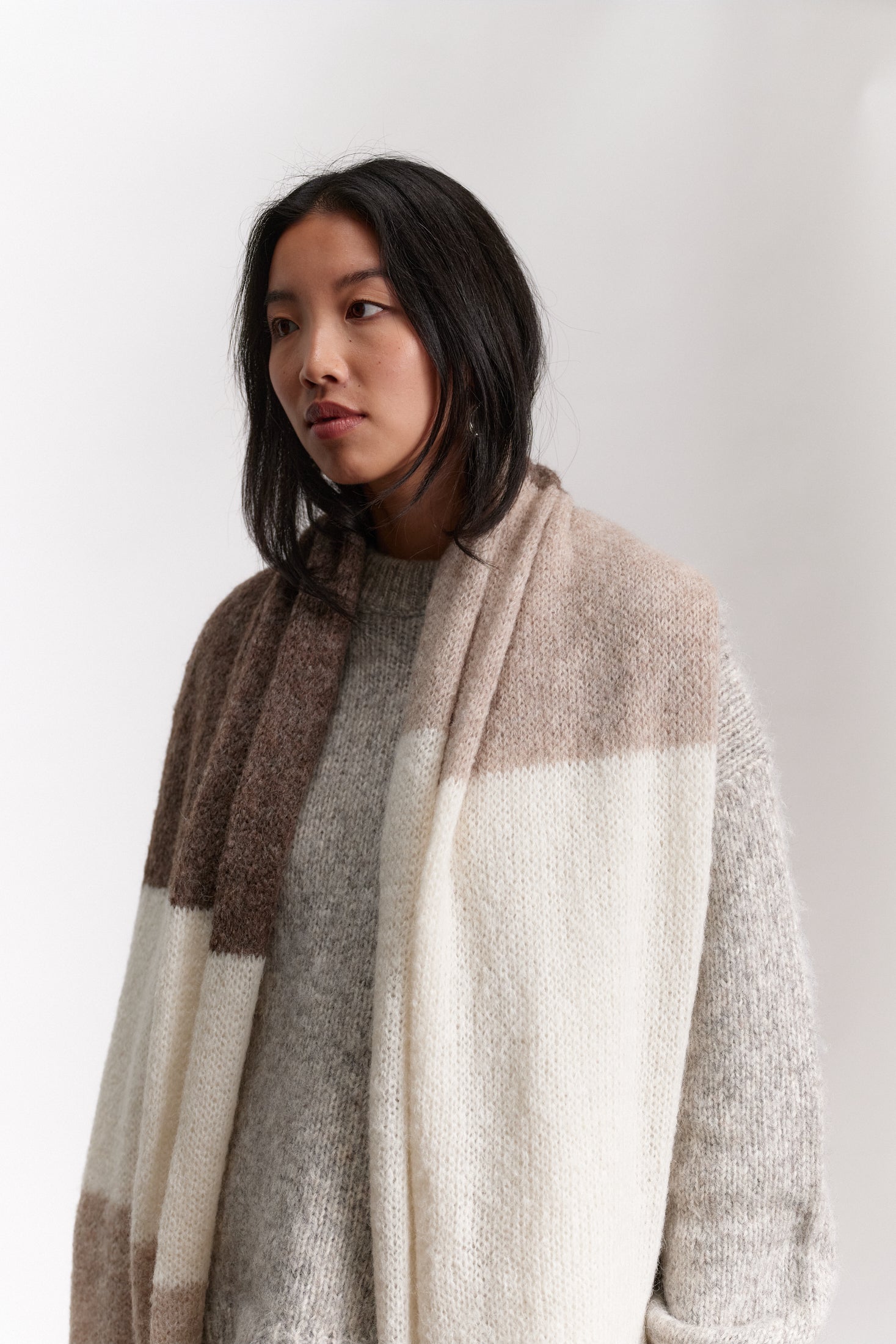 JF_AW26_Lookbook_Delta_Scarf_Desert_02
