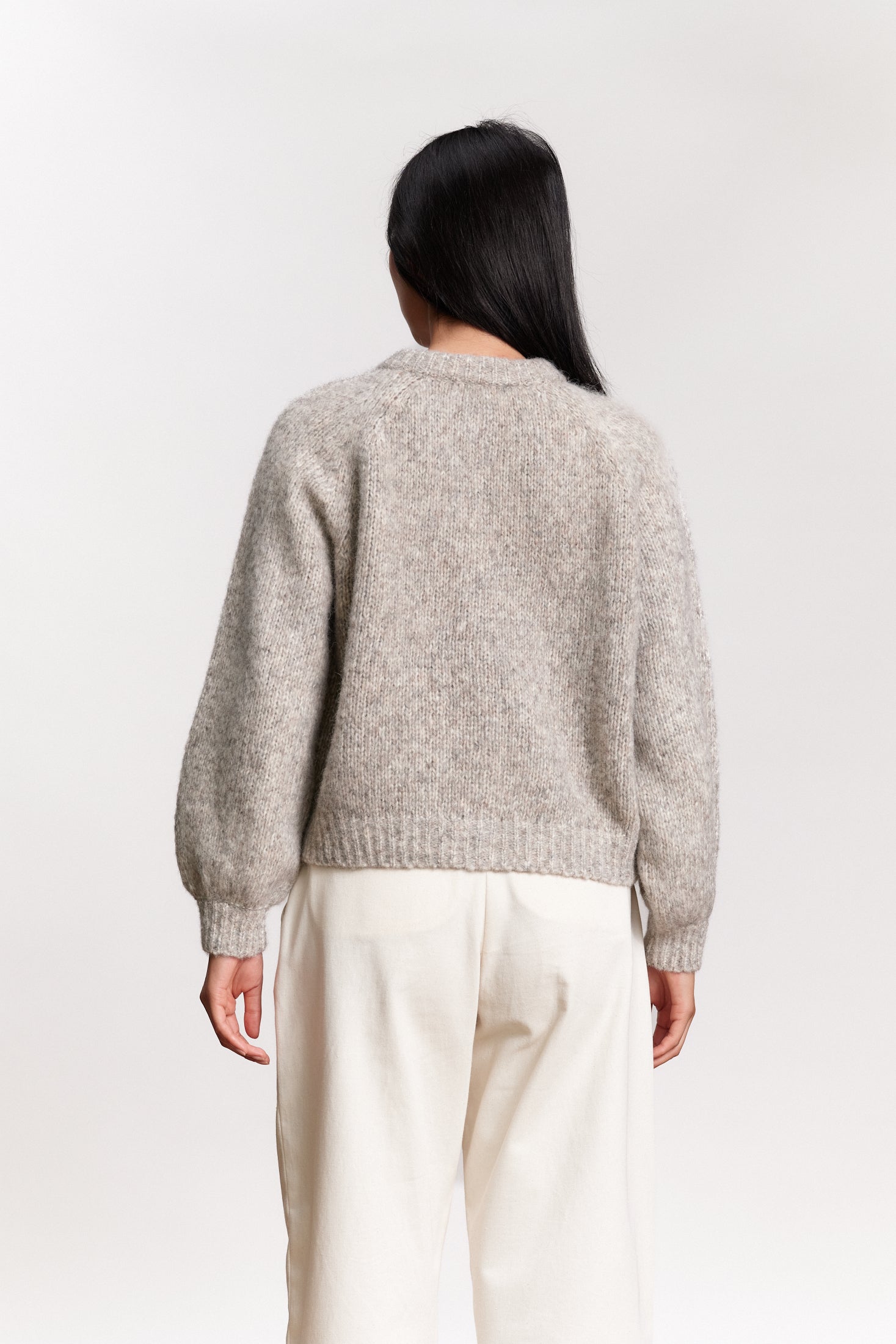 JF_AW26_Lookbook_Dolores_Lightgrey_01
