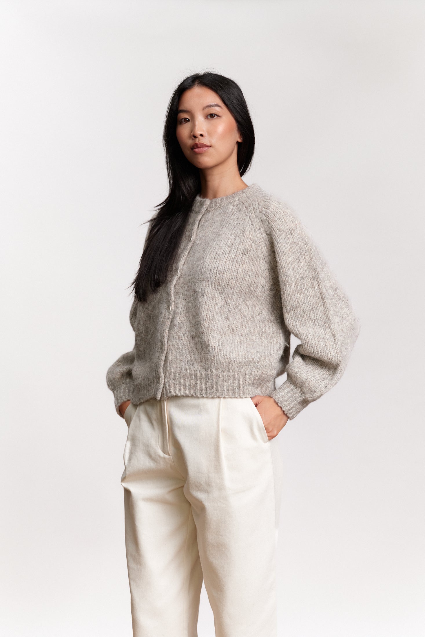 JF_AW26_Lookbook_Dolores_Lightgrey_02