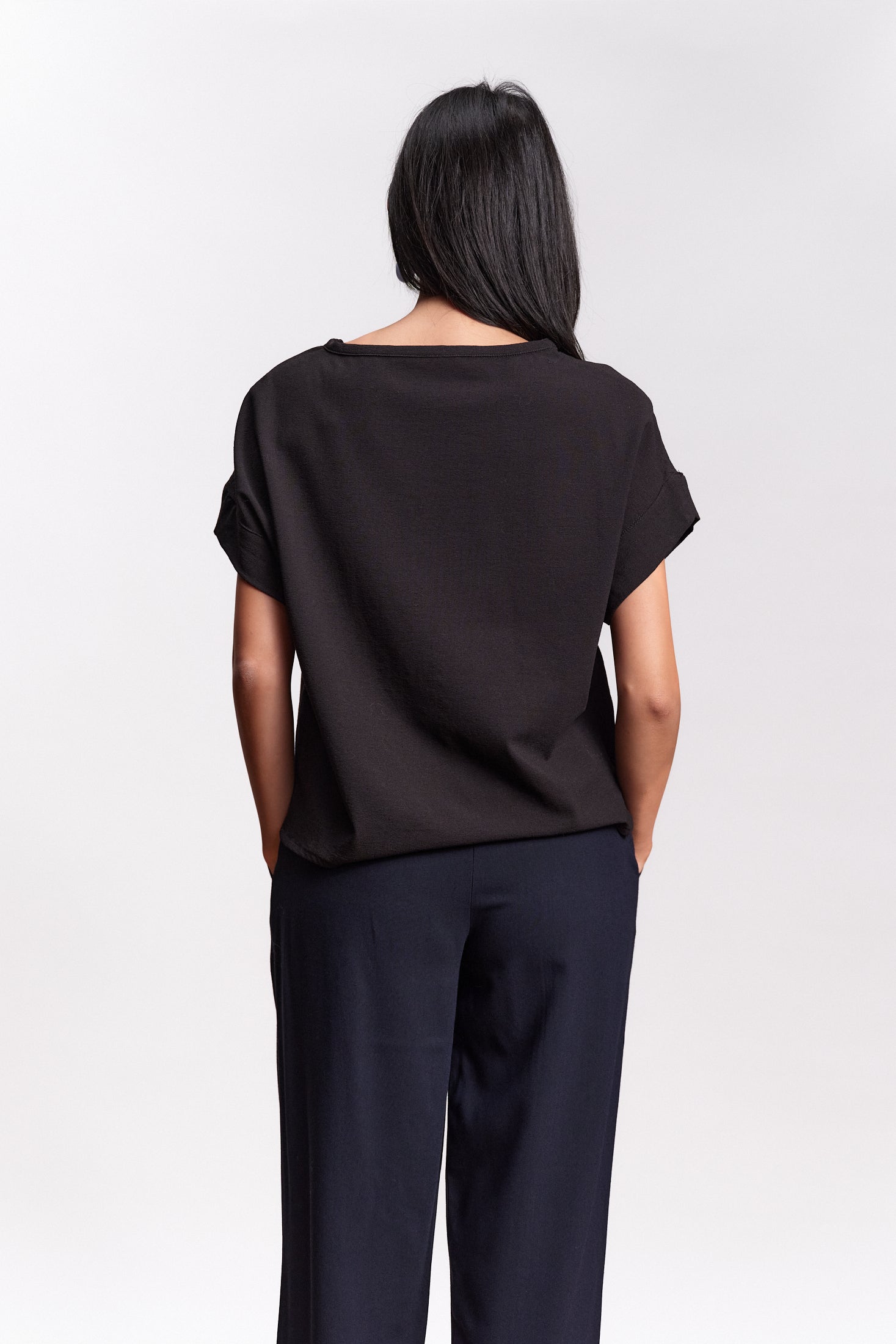 JF_AW26_Lookbook_Emily_Black_02