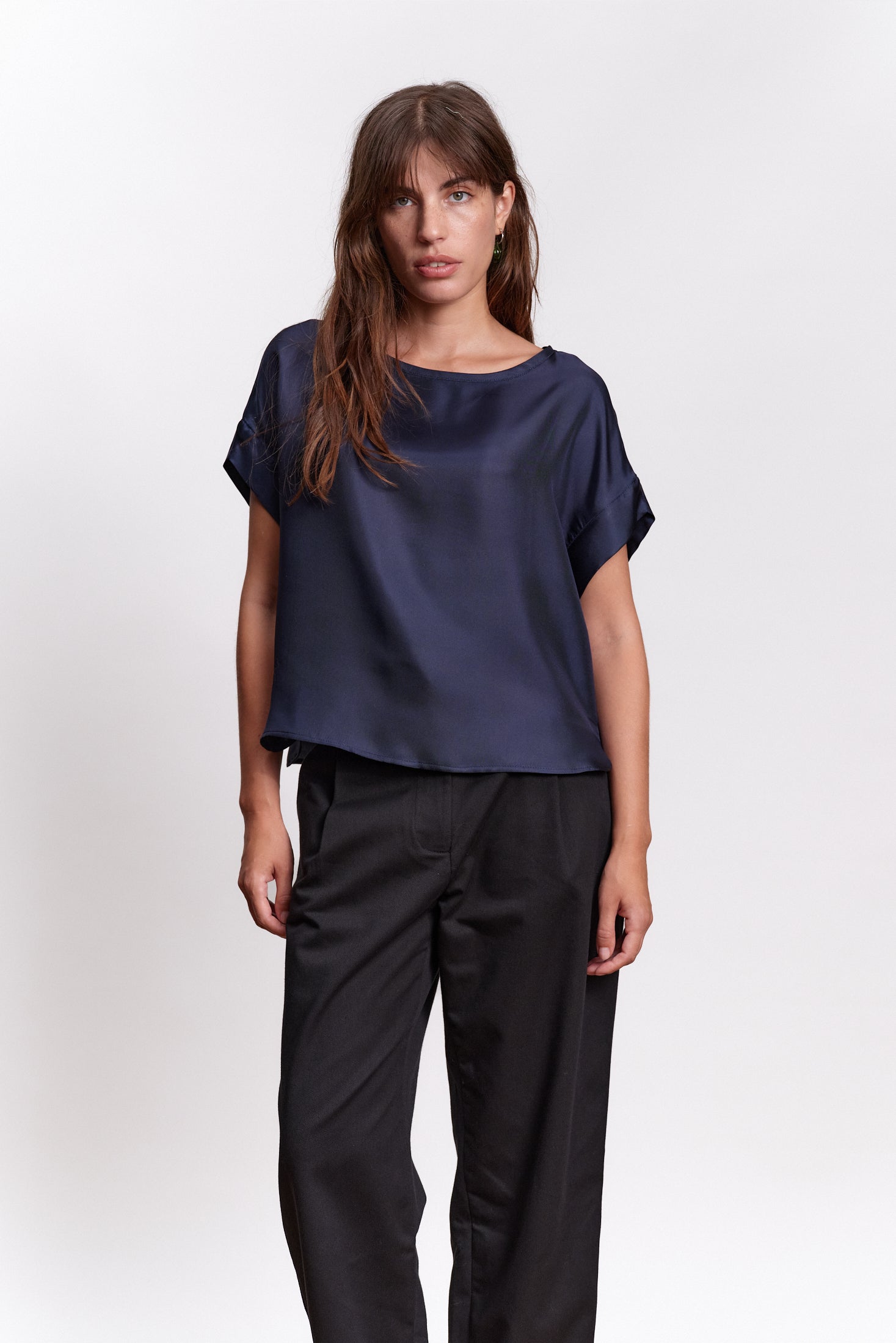 JF_AW26_Lookbook_Emily_Navyblue_01