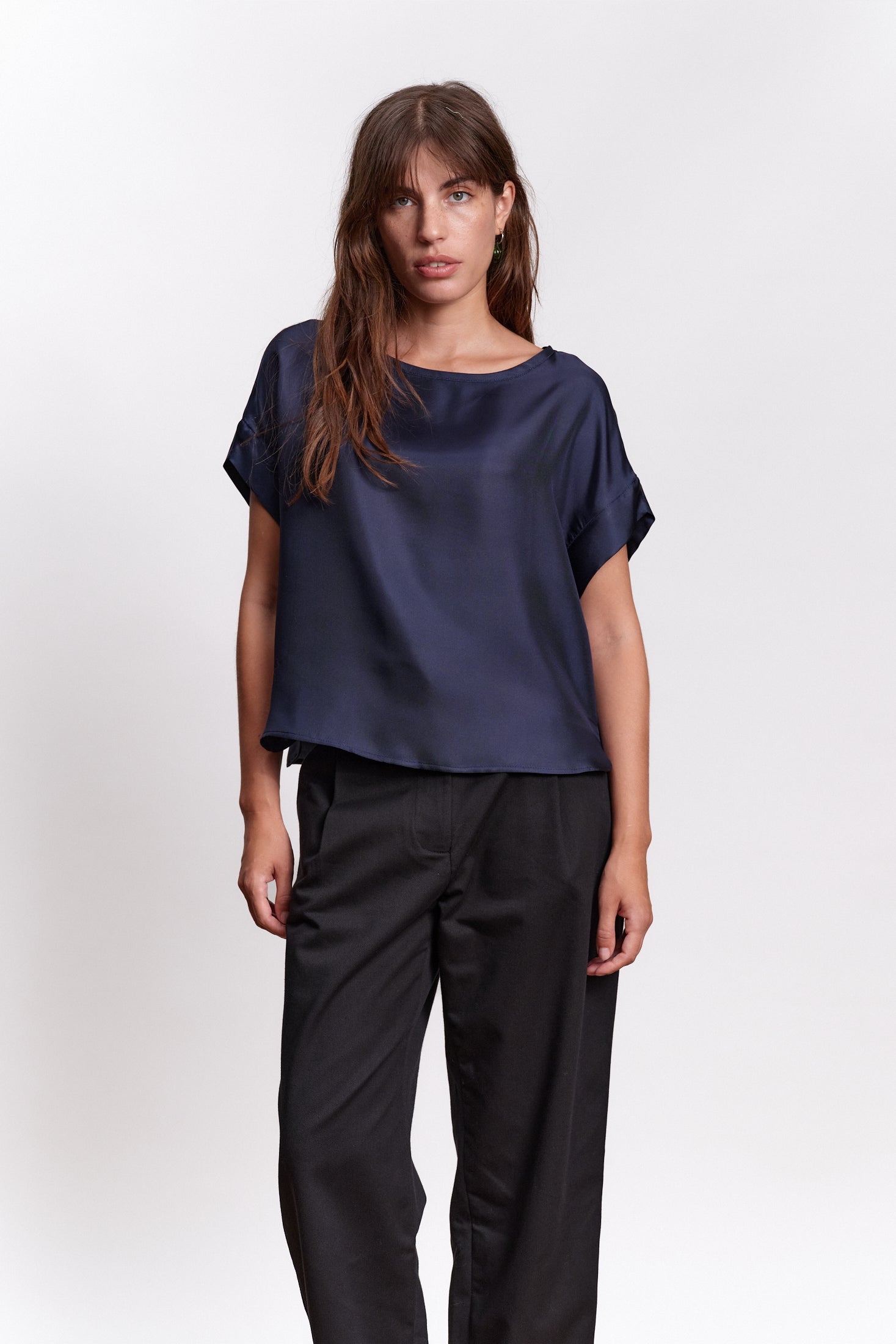JF_AW26_Lookbook_Emily_Navyblue_01