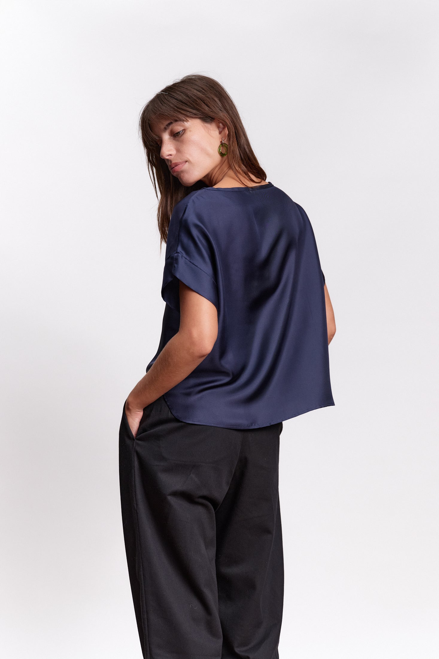 JF_AW26_Lookbook_Emily_Navyblue_03