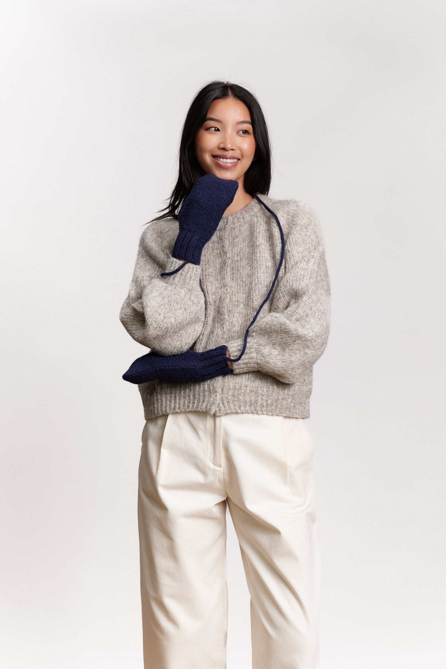 JF_AW26_Lookbook_Gonzalez_Navyblue_02