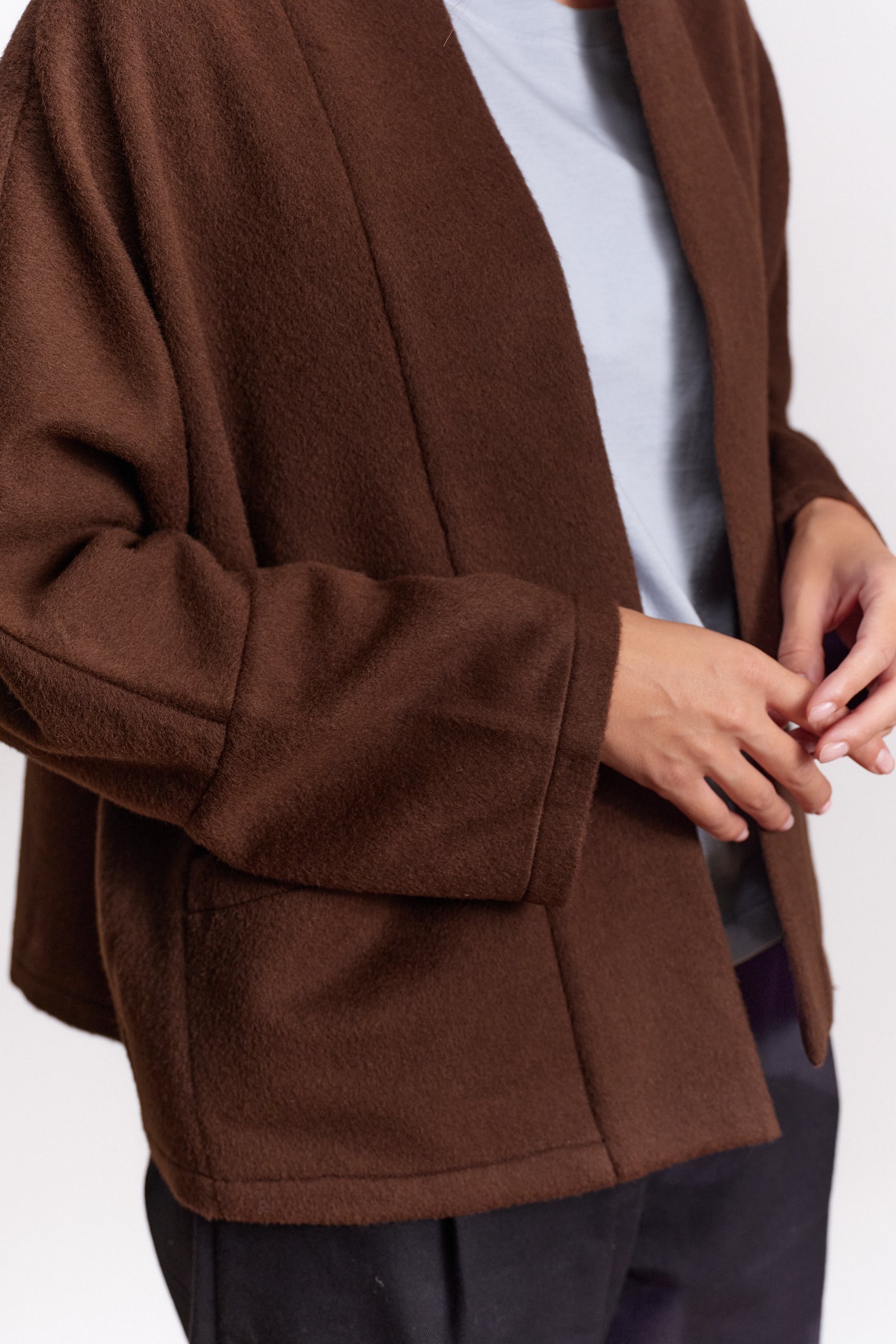 JF_AW26_Lookbook_Keiko_Short_Chocolat_01