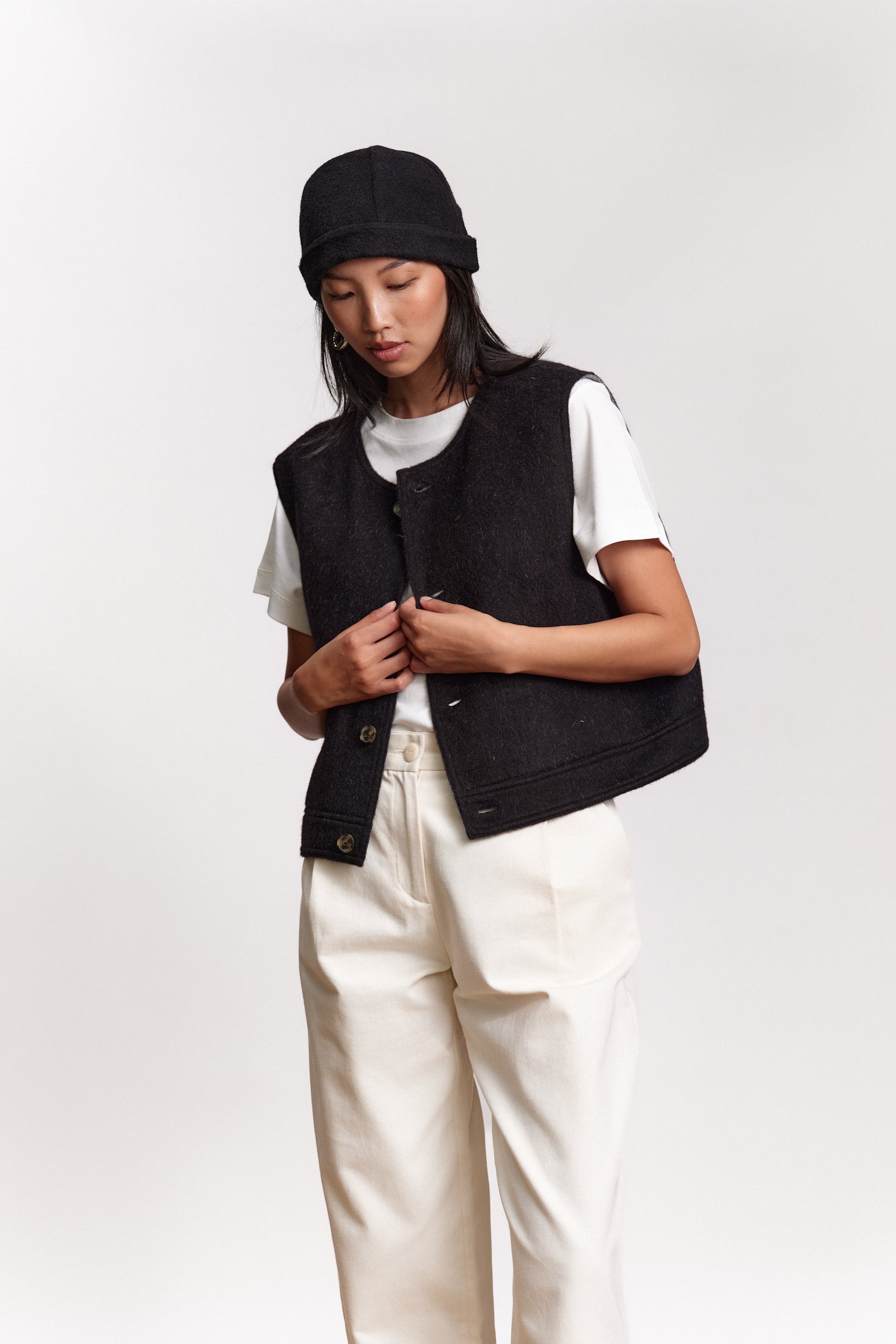 JF_AW26_Lookbook_Louis_Black-Antra_01