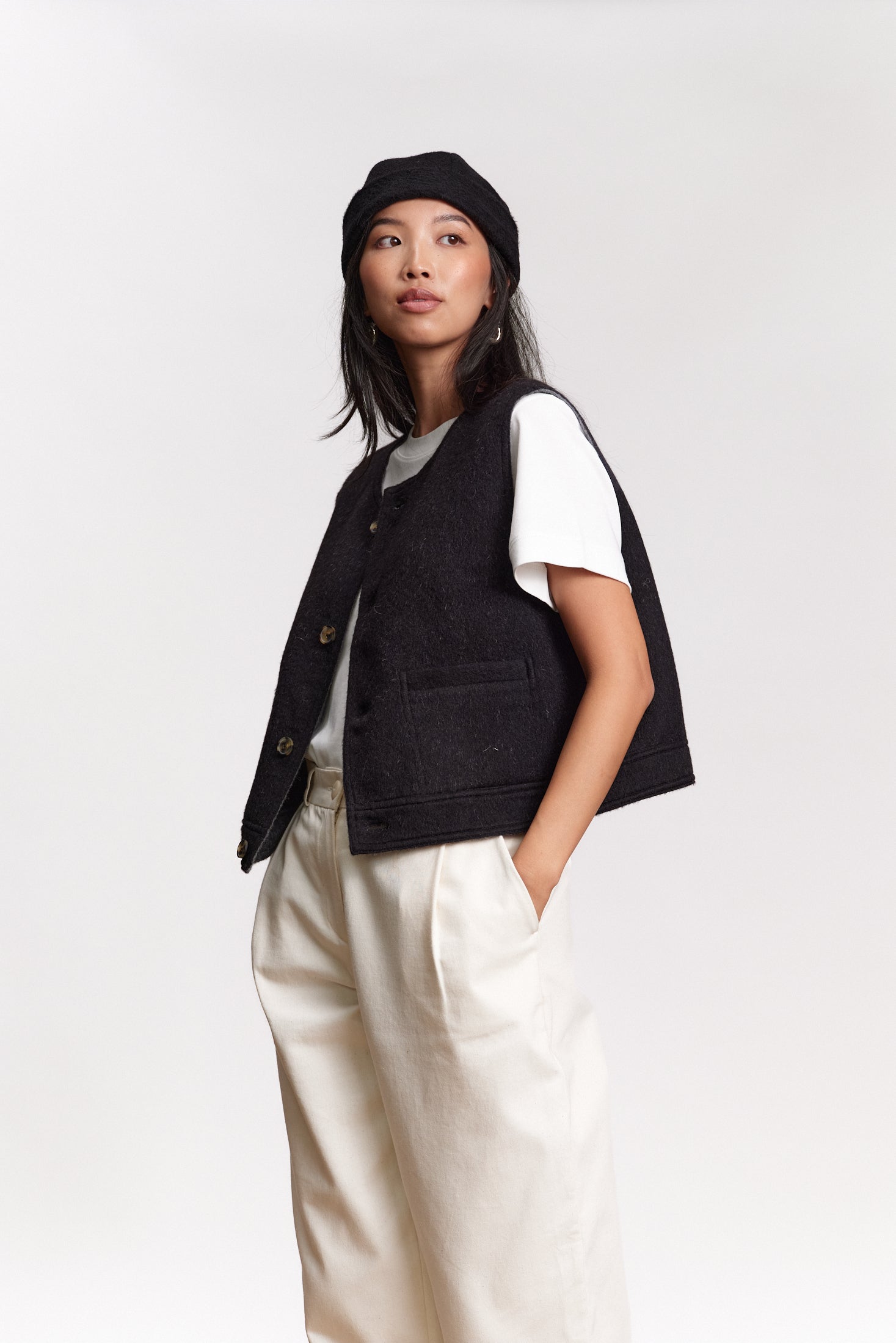 JF_AW26_Lookbook_Louis_Black-Antra_03