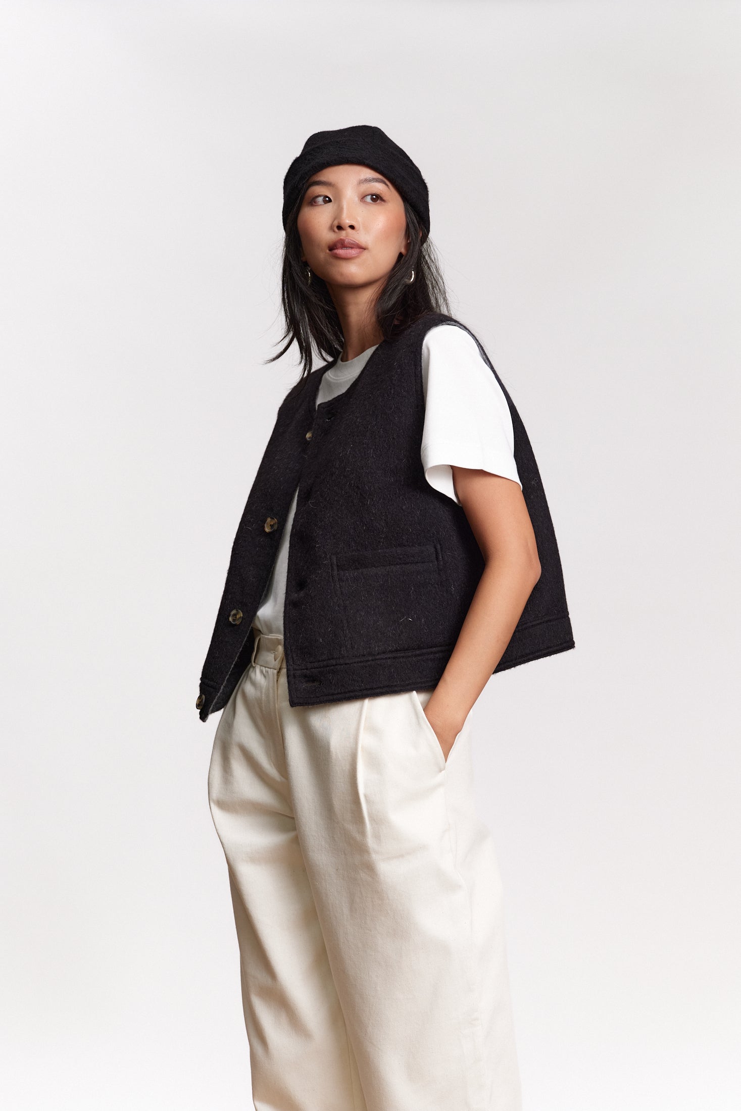 JF_AW26_Lookbook_Louis_Black-Antra_03