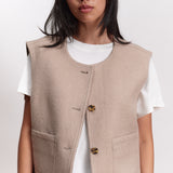 JF_AW26_Lookbook_Louis_Mokka-Beige_01