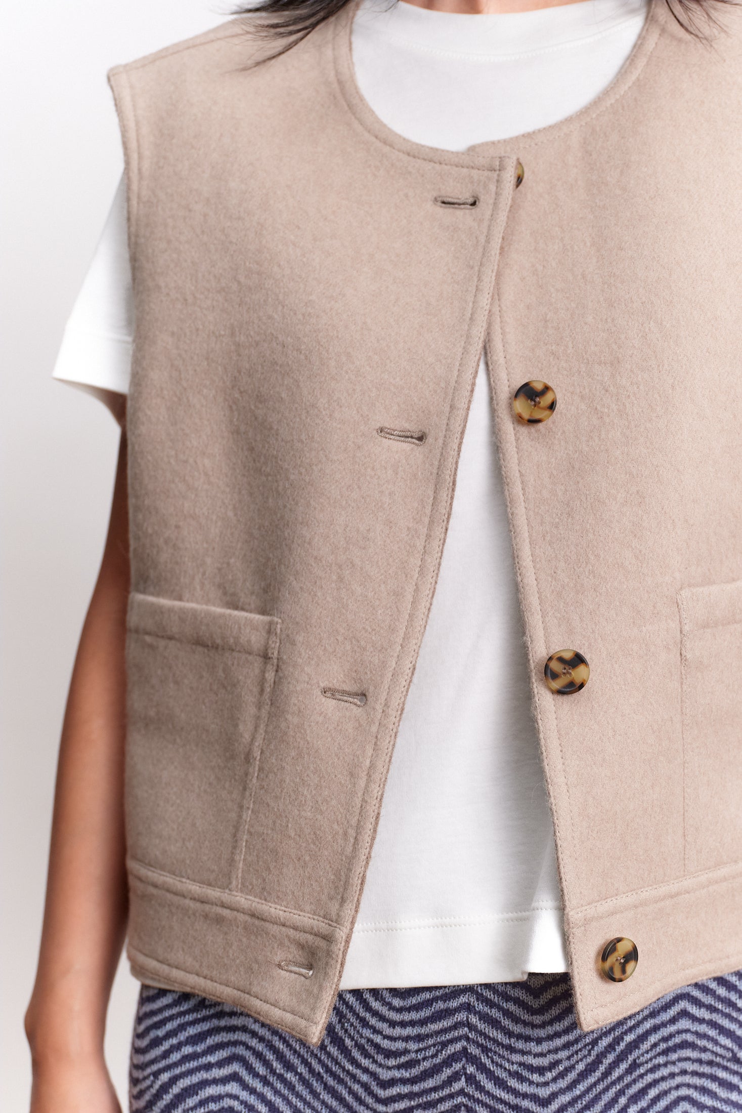 JF_AW26_Lookbook_Louis_Mokka-Beige_02