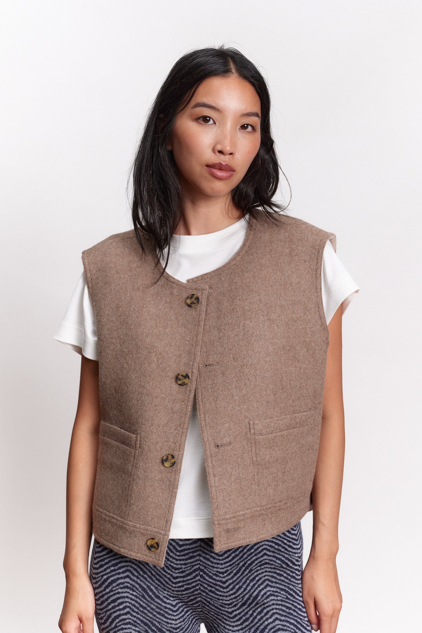 JF_AW26_Lookbook_Louis_Mokka-Beige_03