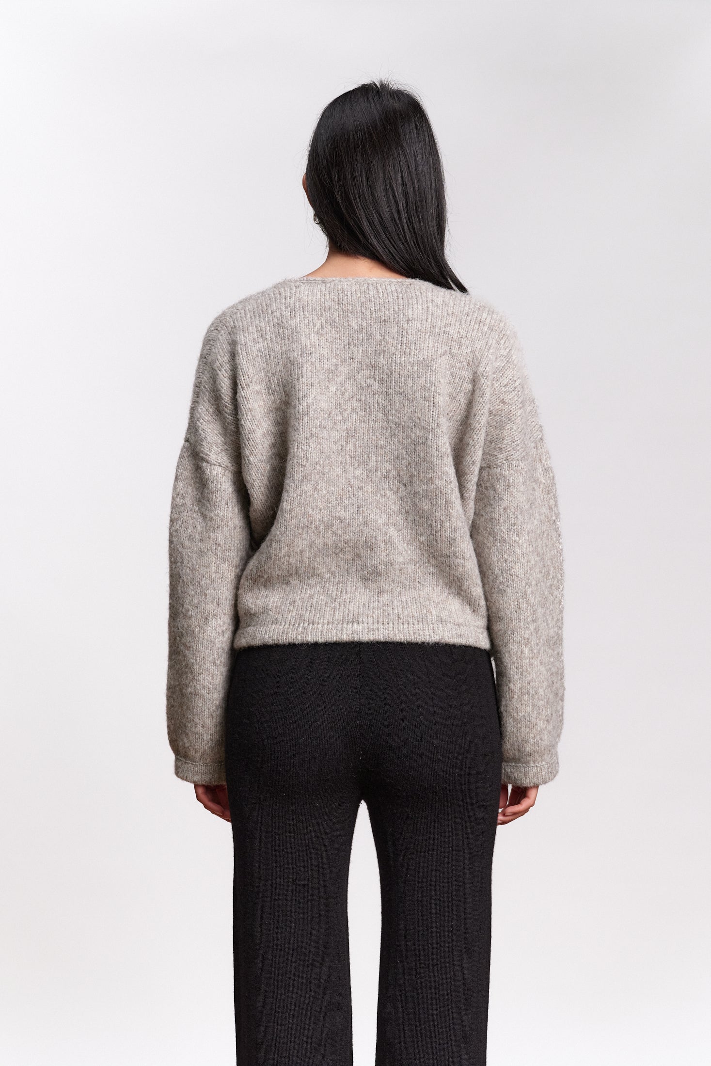 JF_AW26_Lookbook_Lumi_Lightgrey_01