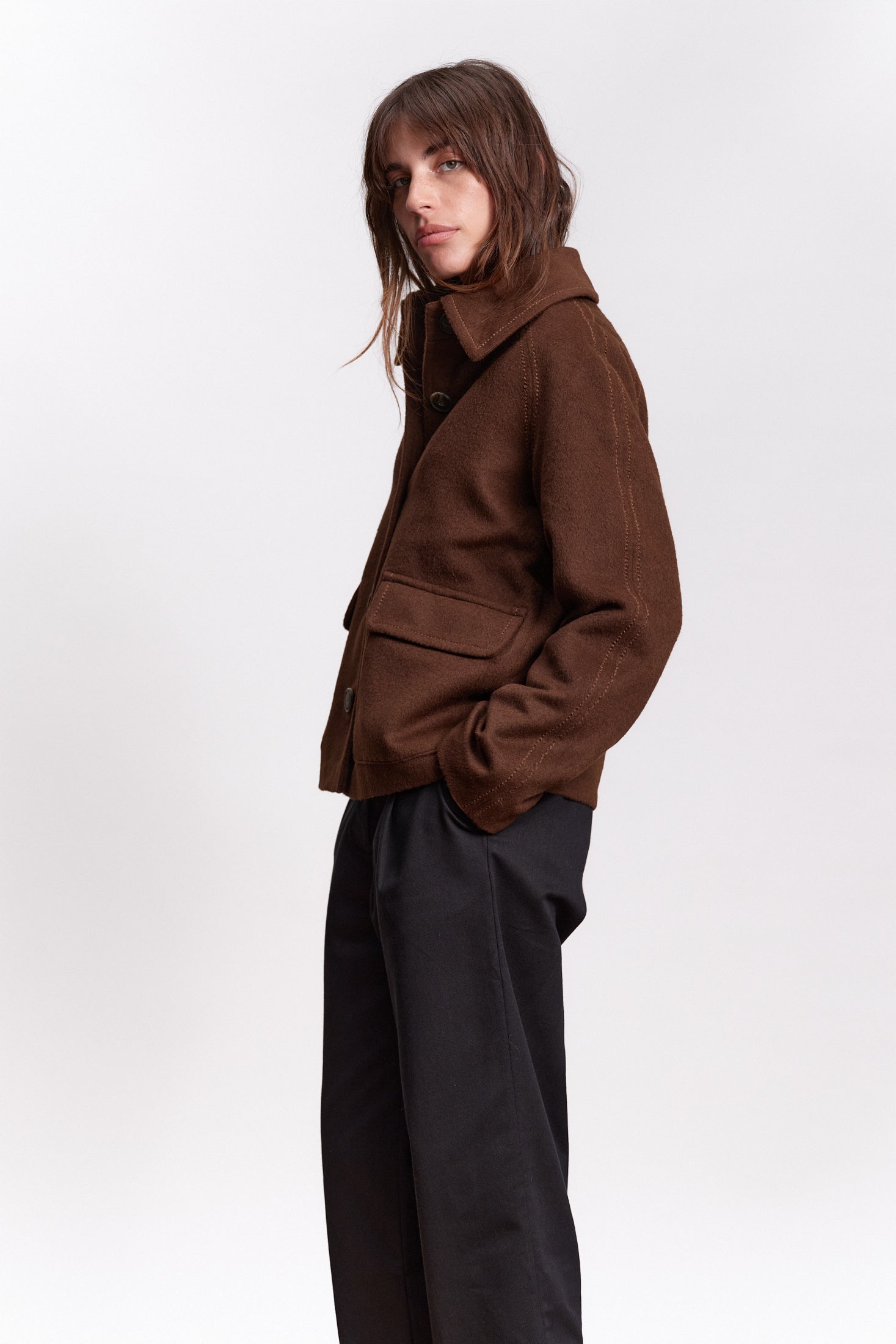 JF_AW26_Lookbook_Oskar_Chocolat_01