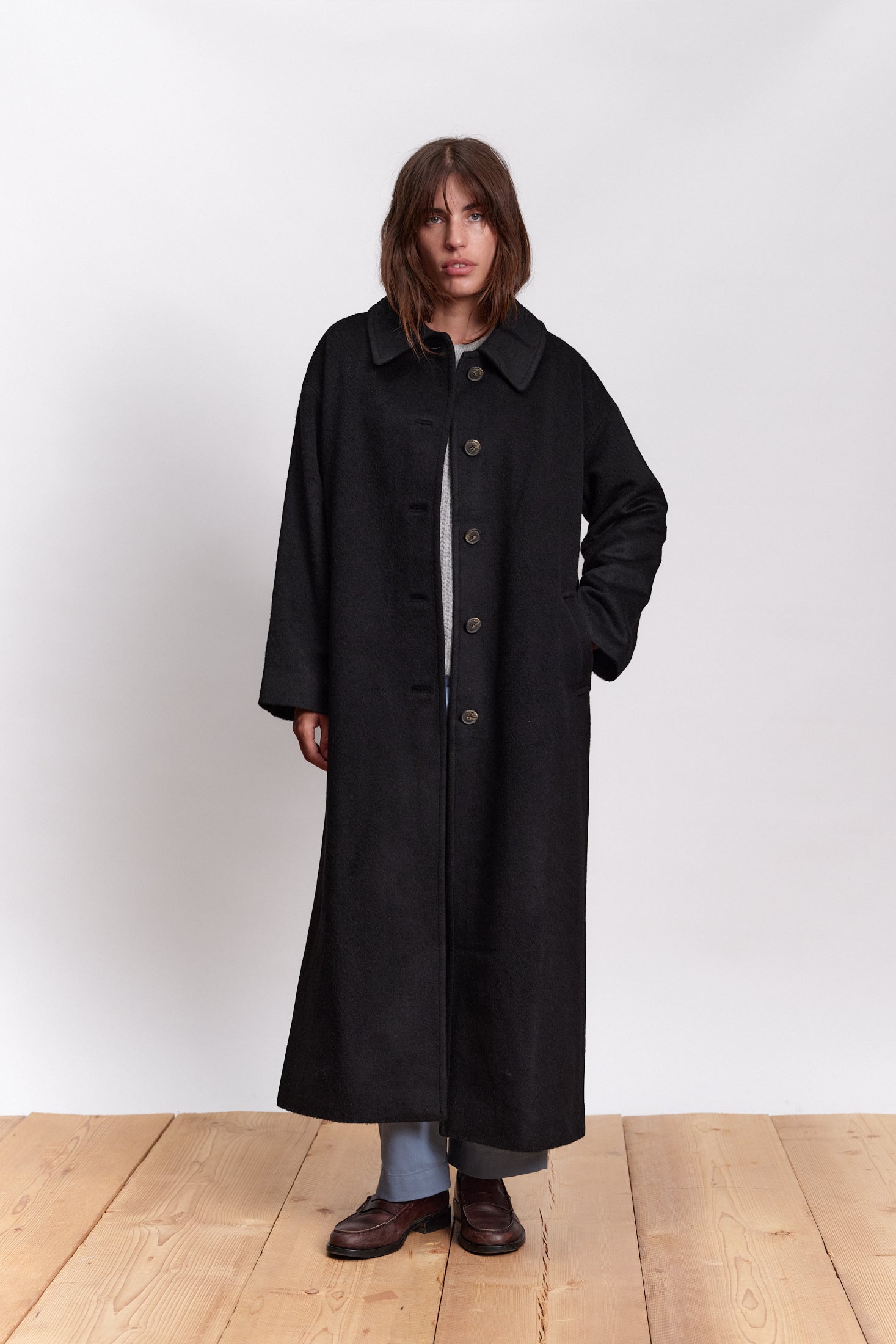 JF_AW26_Lookbook_Paloma_Black_02