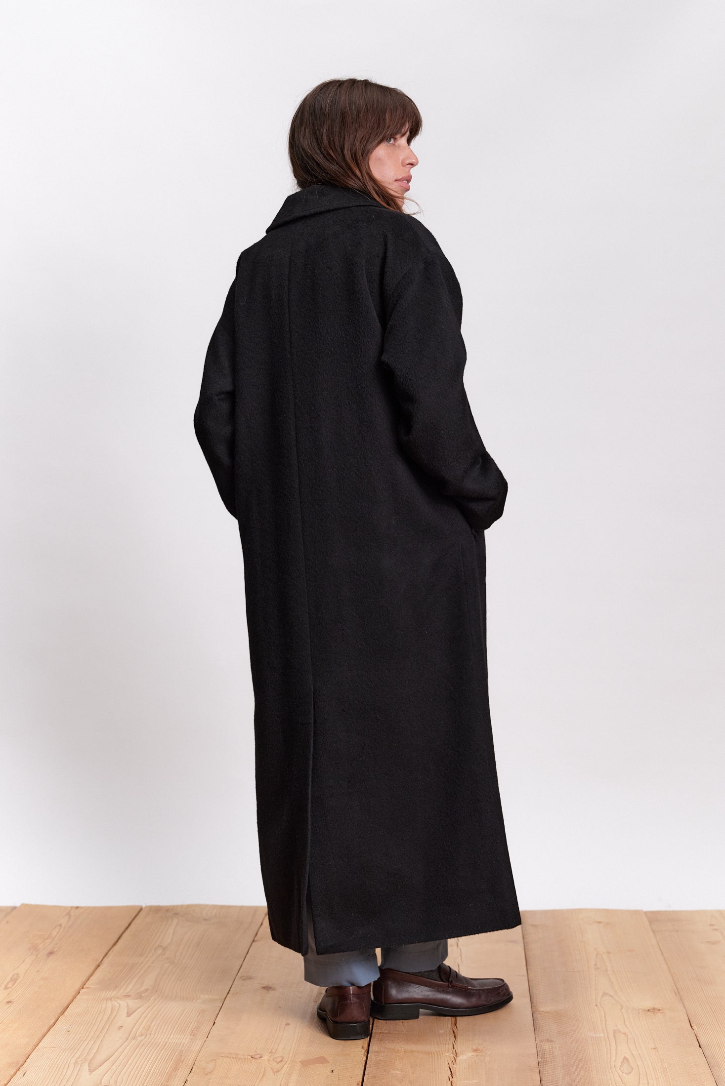 JF_AW26_Lookbook_Paloma_Black_05