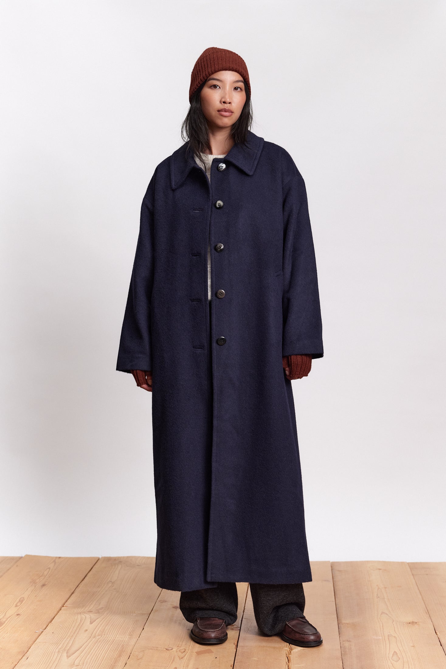 JF_AW26_Lookbook_Paloma_Navyblue_02