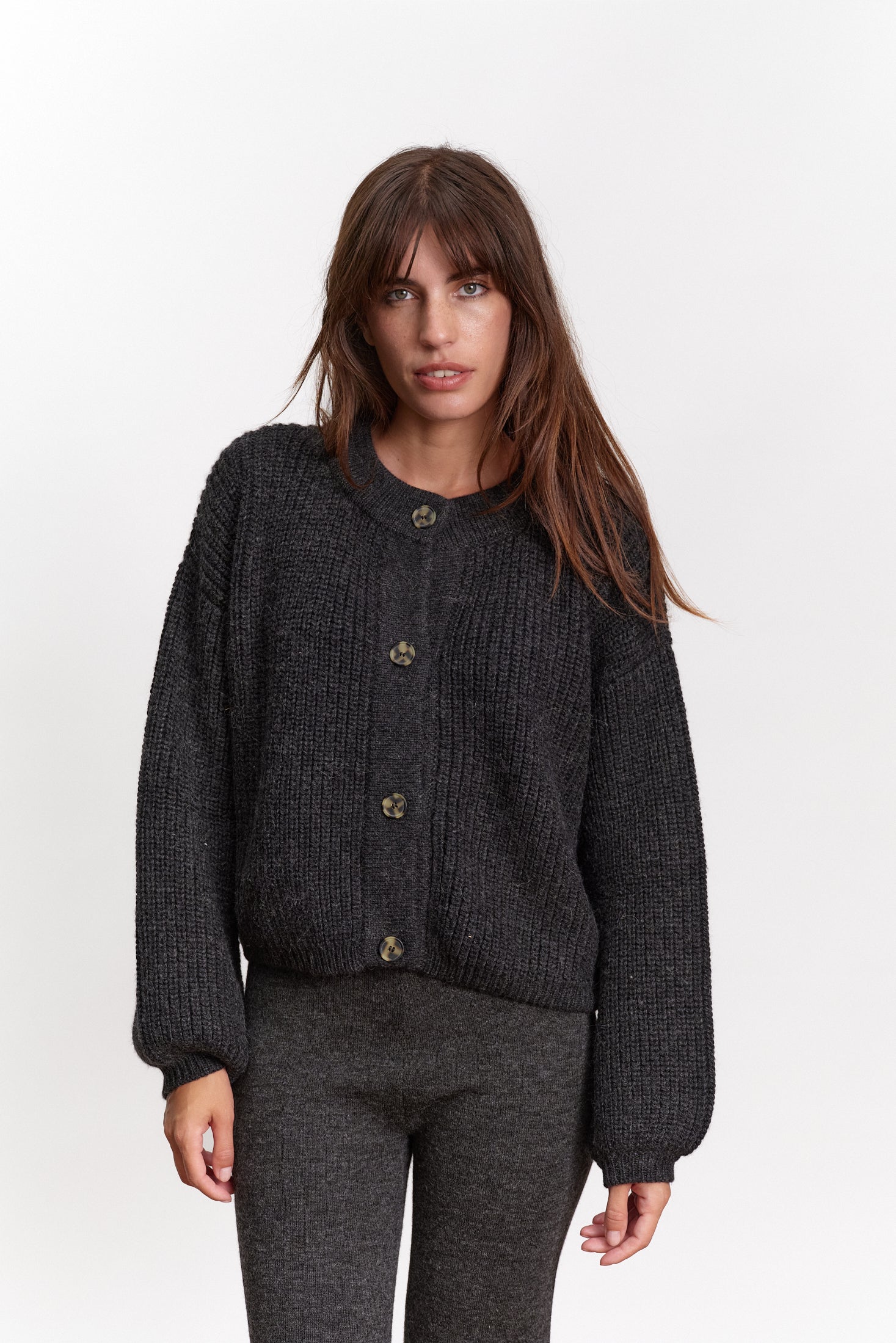 JF_AW26_Lookbook_Tosca_Antracite_01