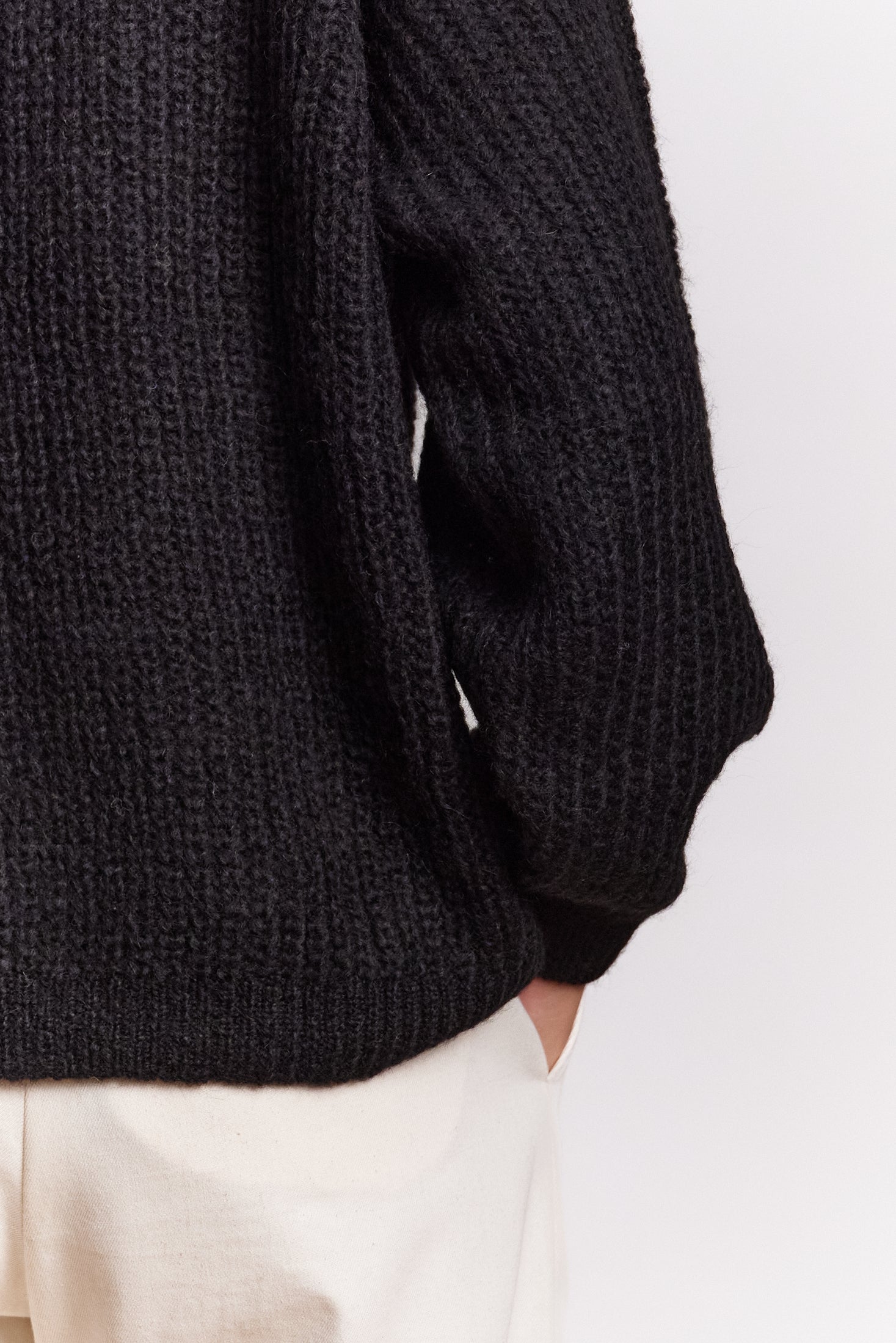 JF_AW26_Lookbook_Vico_Black_04