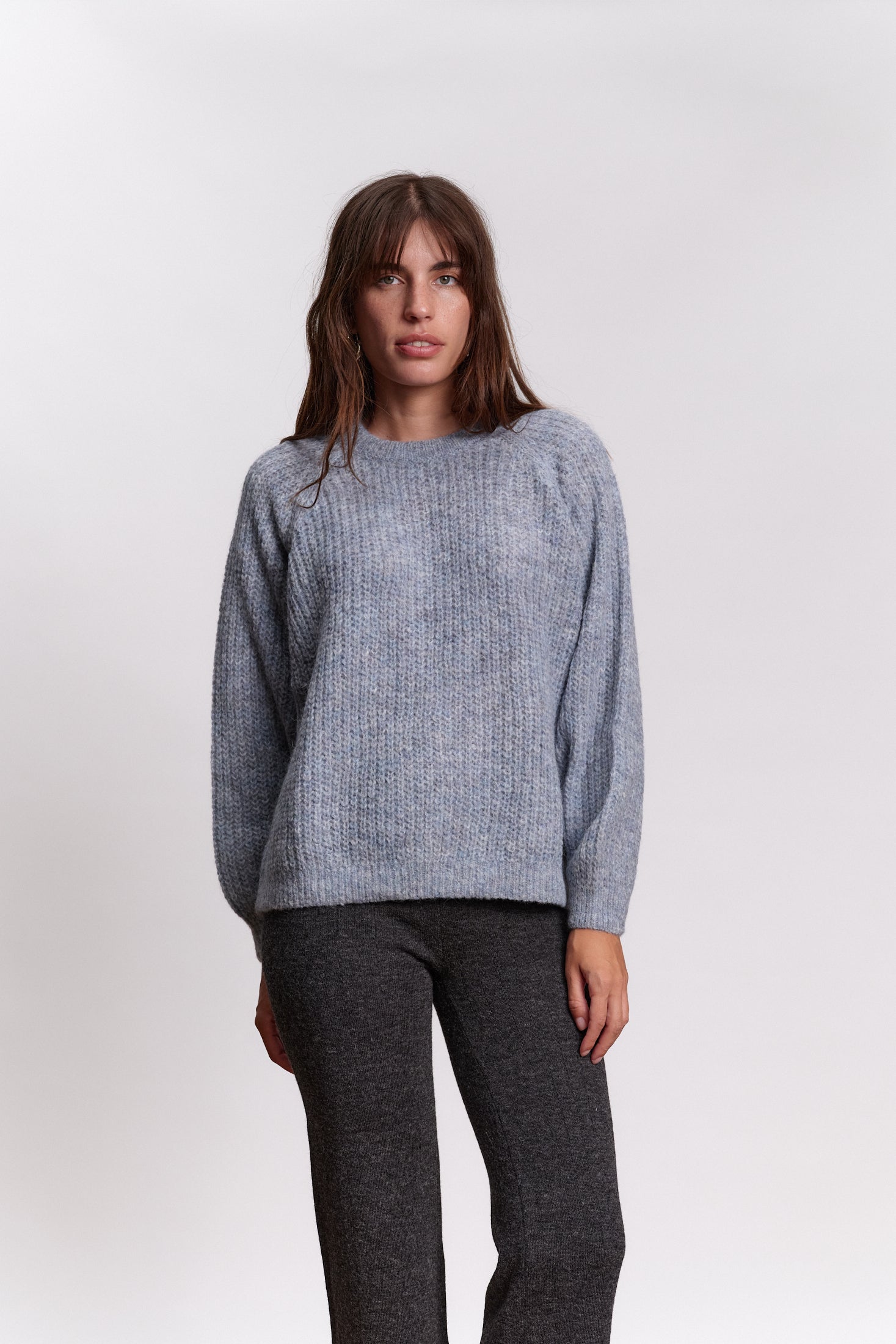 JF_AW26_Lookbook_Vico_Cloudyblue_01