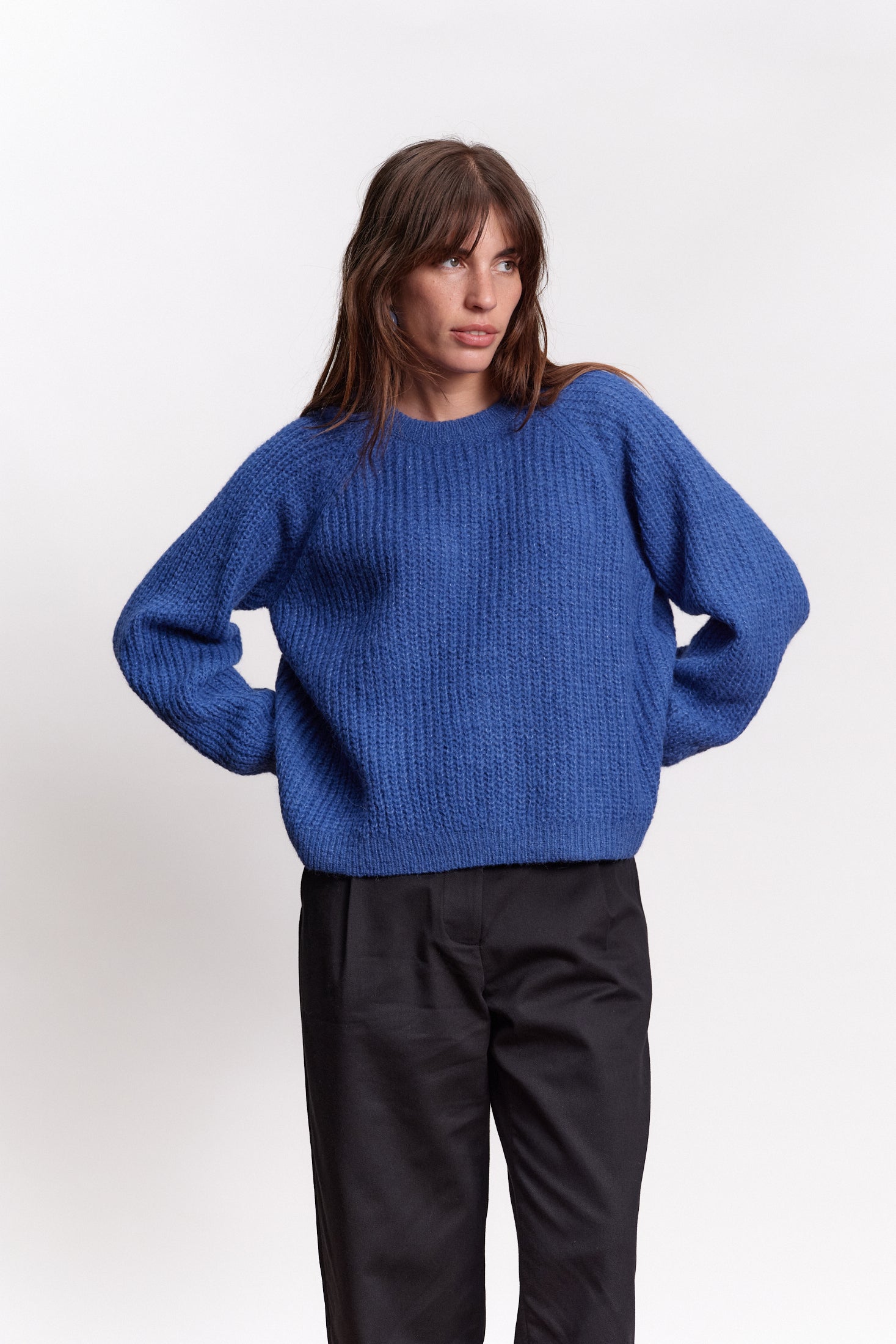 JF_AW26_Lookbook_Vico_Cobaltblue_01