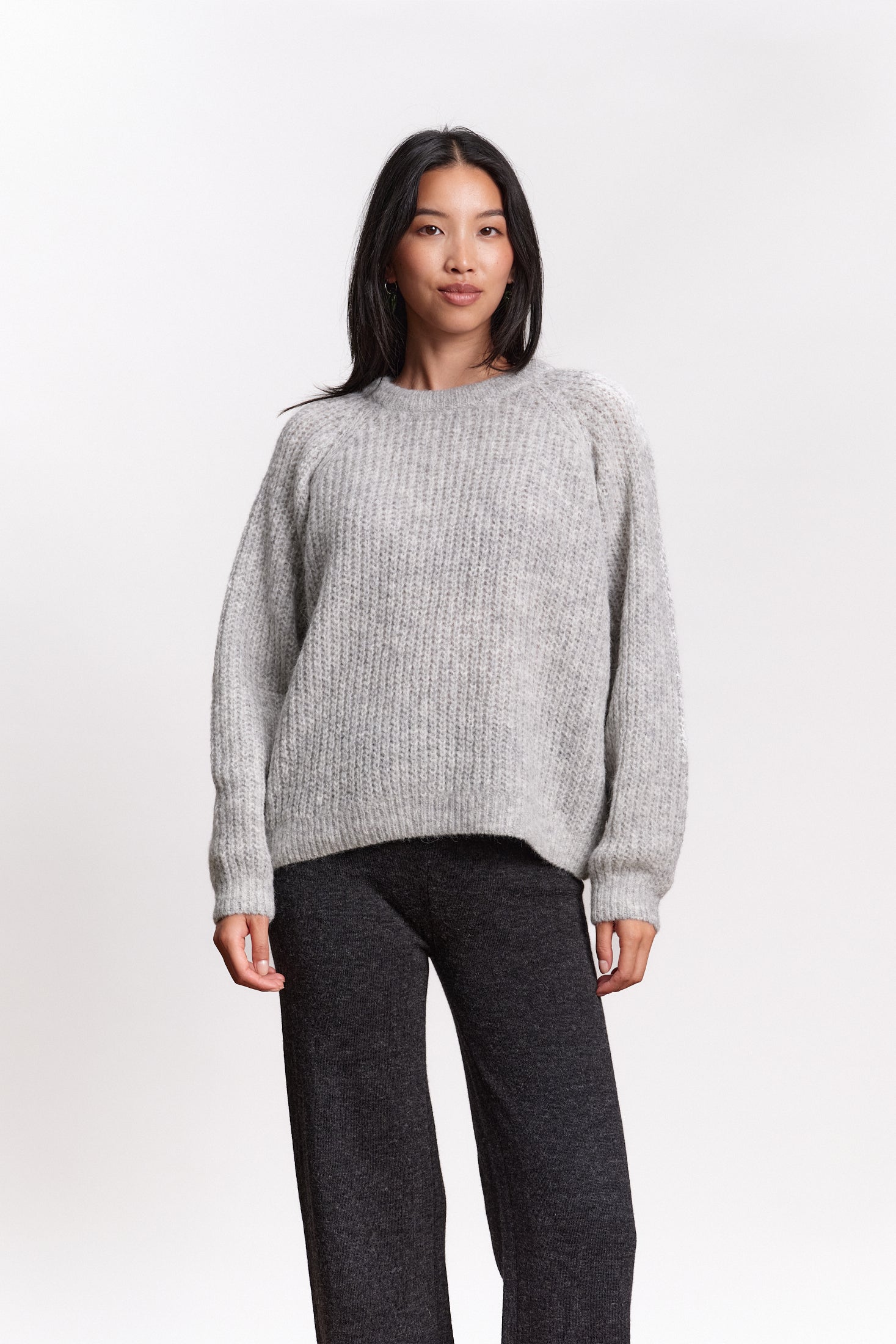 JF_AW26_Lookbook_Vico_Lightgrey_01