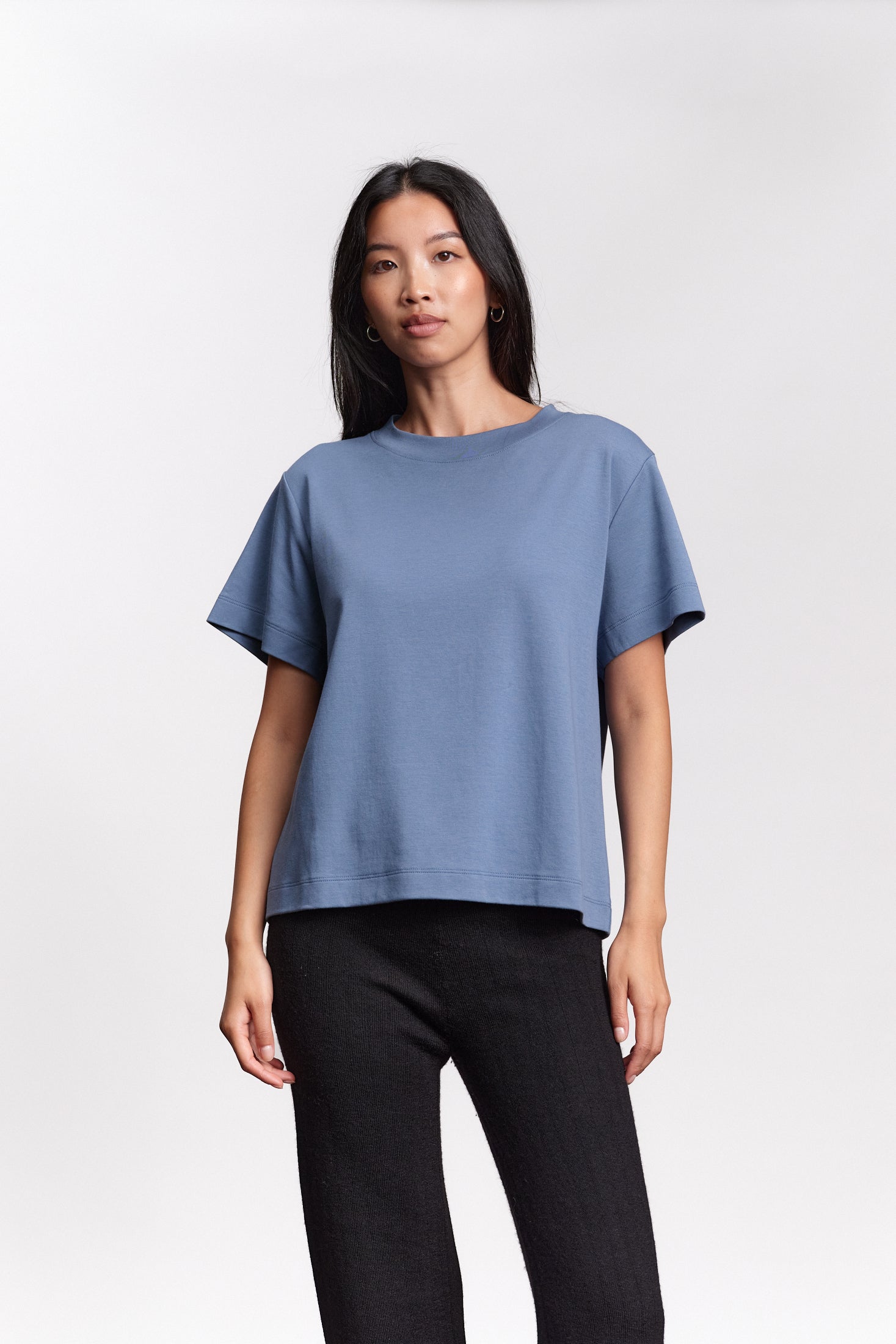 JF_Essentials_Lookbook_Ela_Coastalblue_03