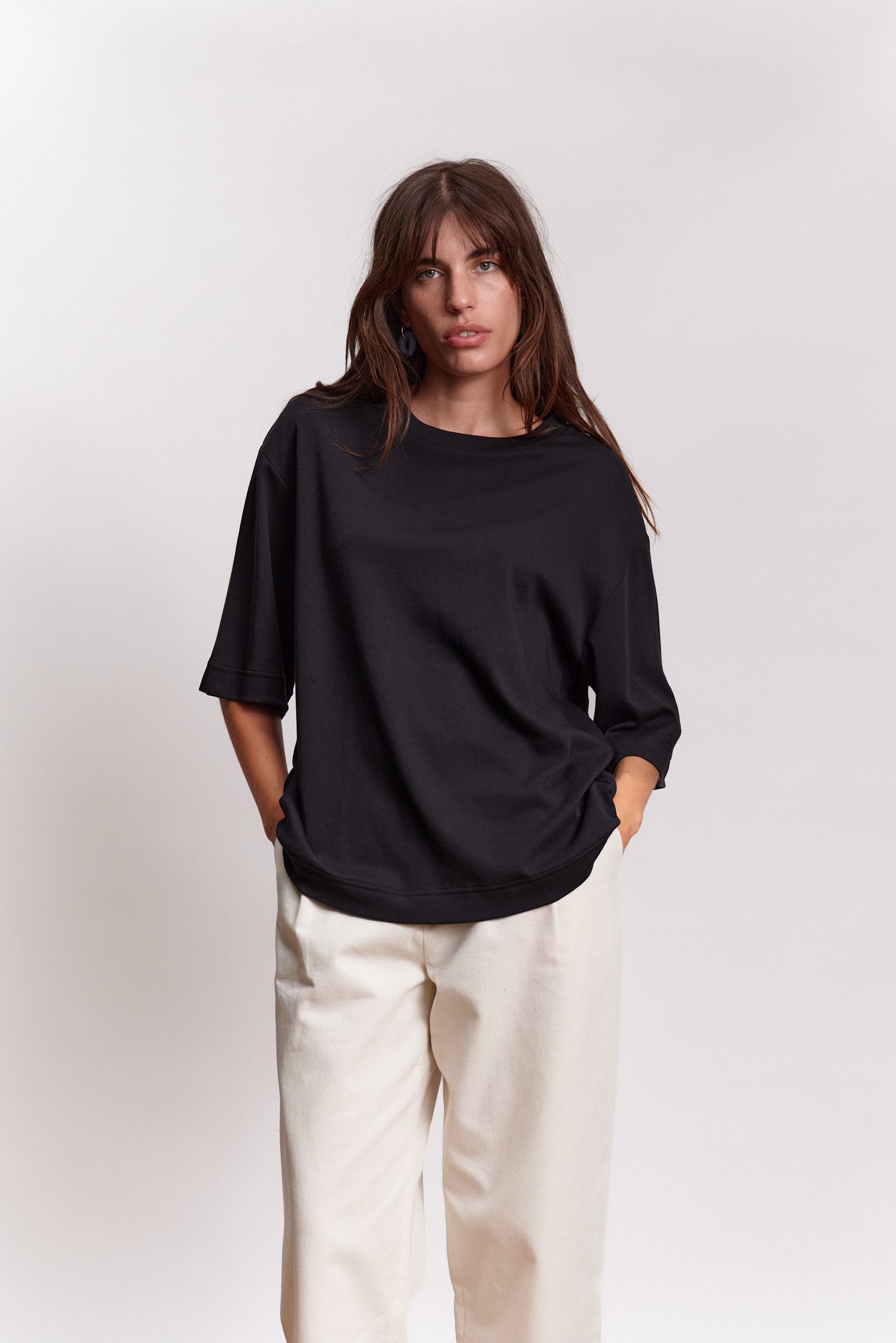 JF_Essentials_Lookbook_Max_Black_01