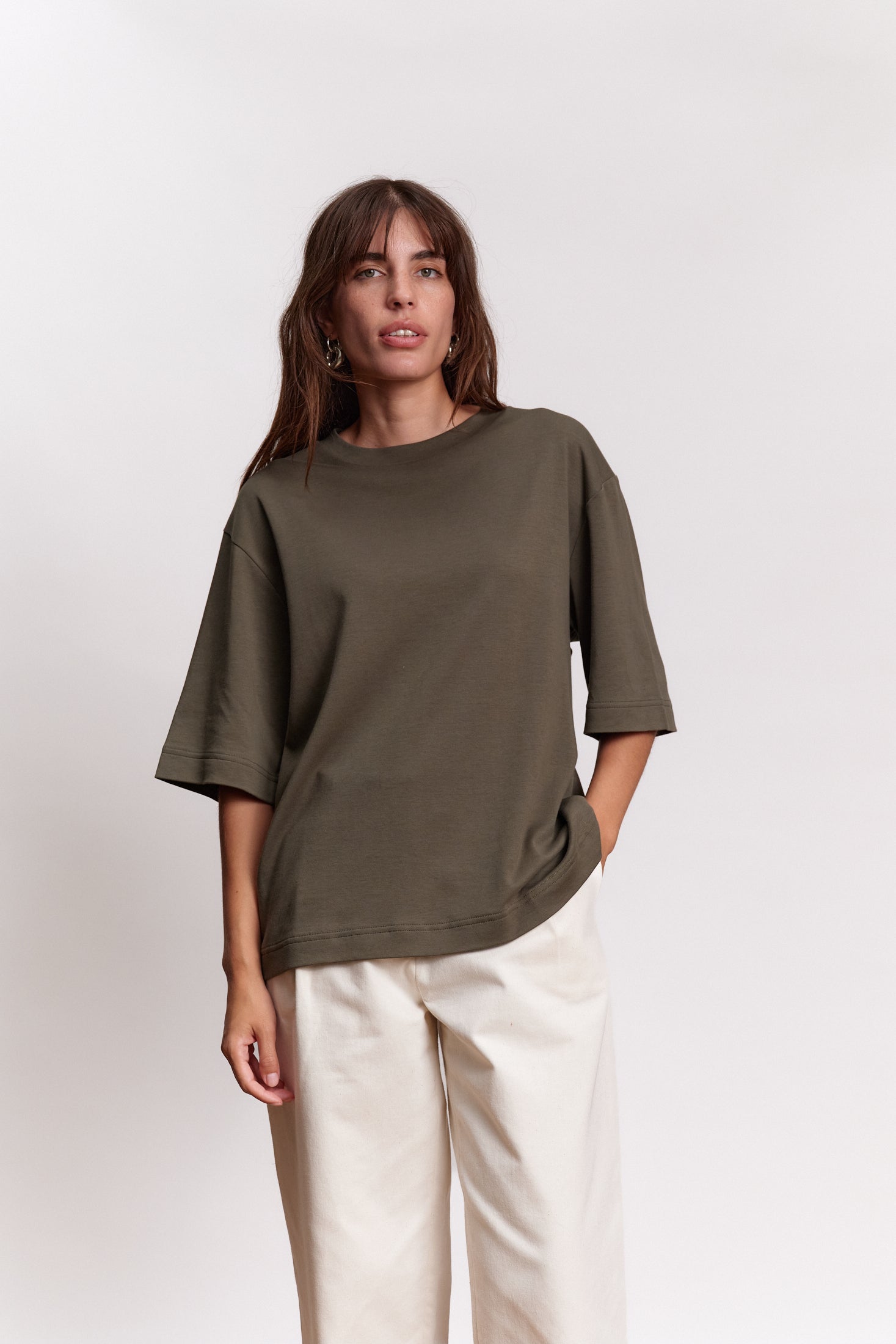 JF_Essentials_Lookbook_Max_Olive_01