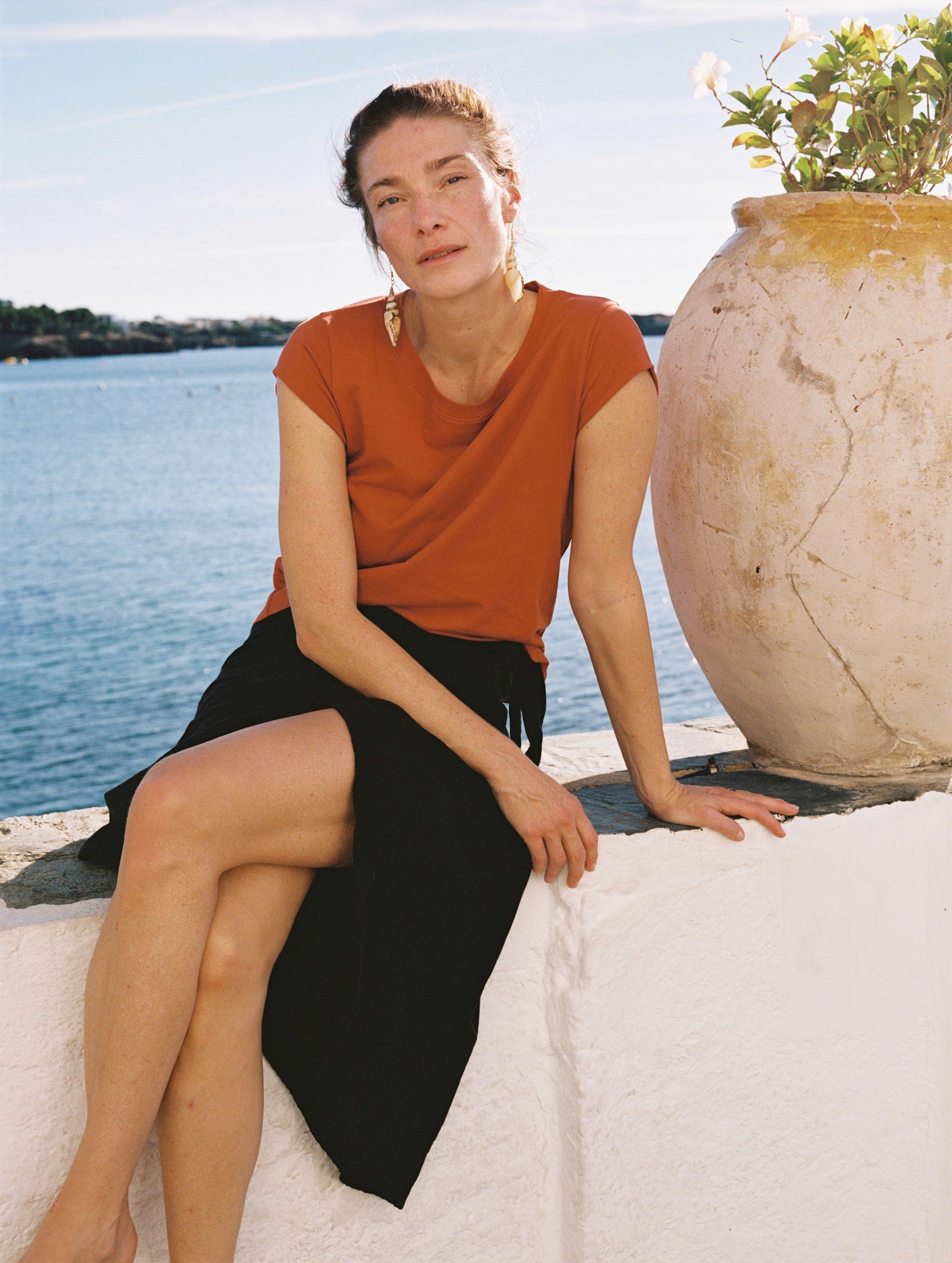JF_SS25_Campaign_Isla_brick_Rio_05