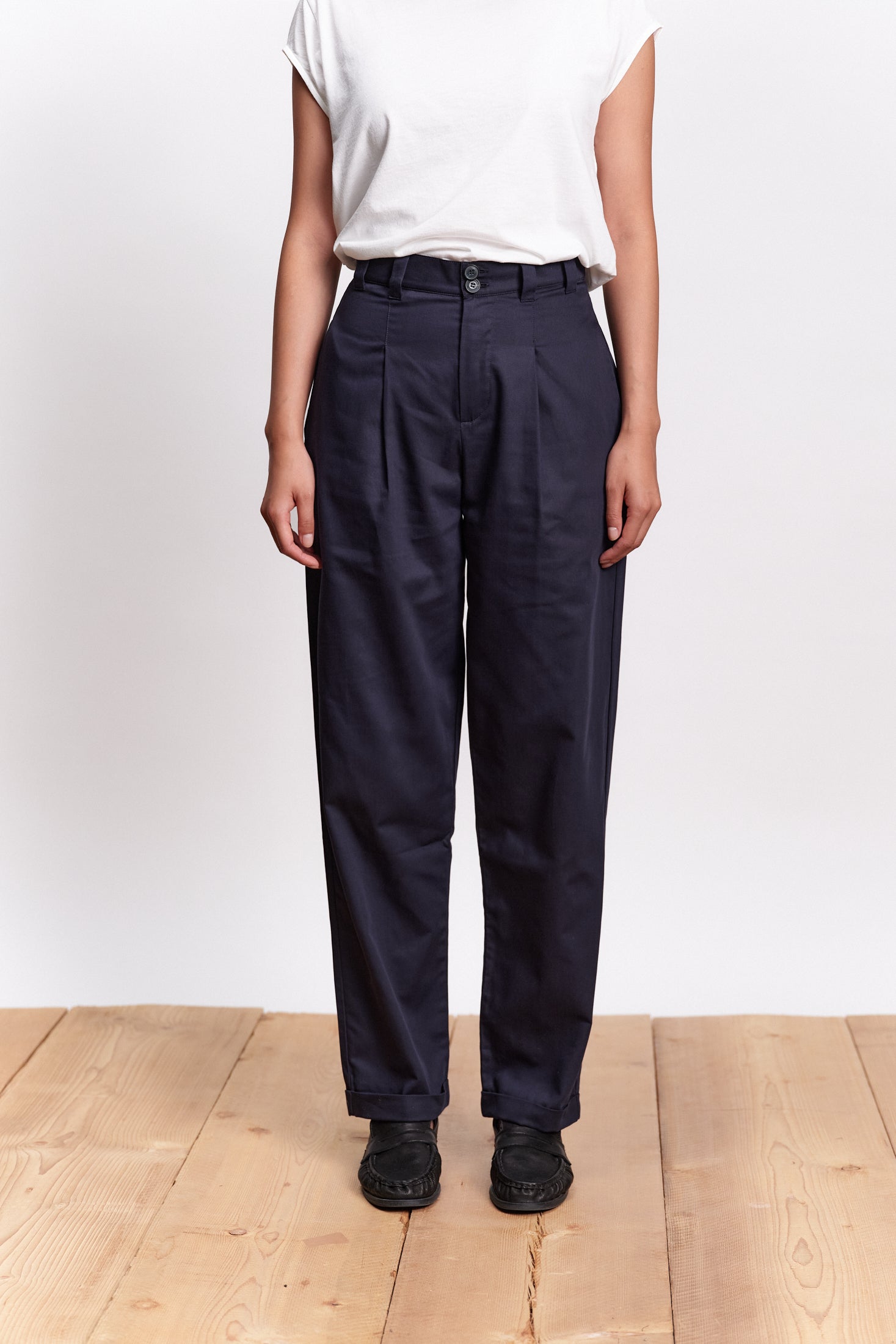JF_SS26_Lookbook_Duoro_Navyblue_01